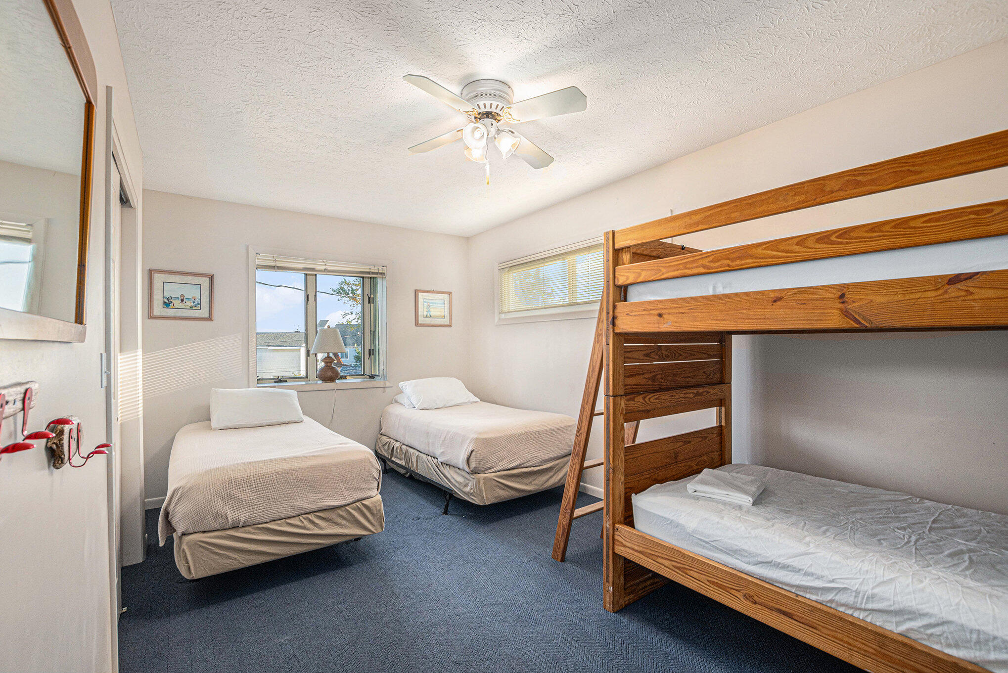 South Haven, Michigan 49090, United States, 4 Bedrooms Bedrooms, ,3 BathroomsBathrooms,Residential,Active,209081