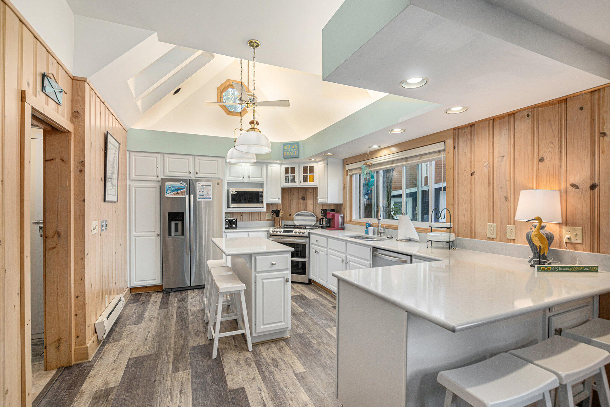 South Haven, Michigan 49090, United States, 4 Bedrooms Bedrooms, ,3 BathroomsBathrooms,Residential,Active,209081