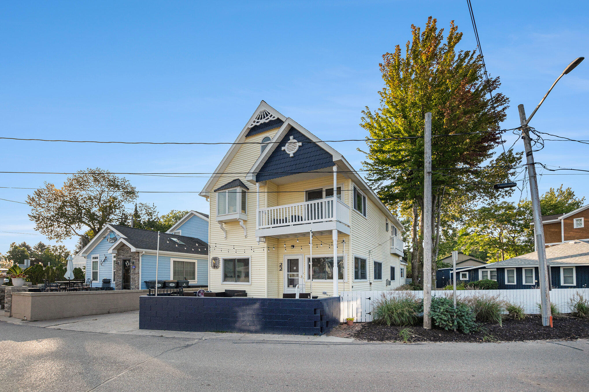 South Haven, Michigan 49090, United States, 4 Bedrooms Bedrooms, ,3 BathroomsBathrooms,Residential,Active,209081