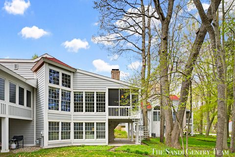 Photo of 16917 Landing Lane, Spring Lake, MI 49456 (MLS # 26019084)