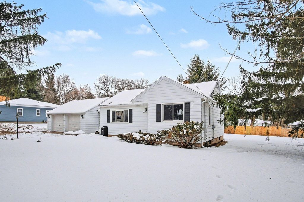 Photo of 665 4 Mile Road NW, Comstock Park, MI 49321 (MLS # 26005295)