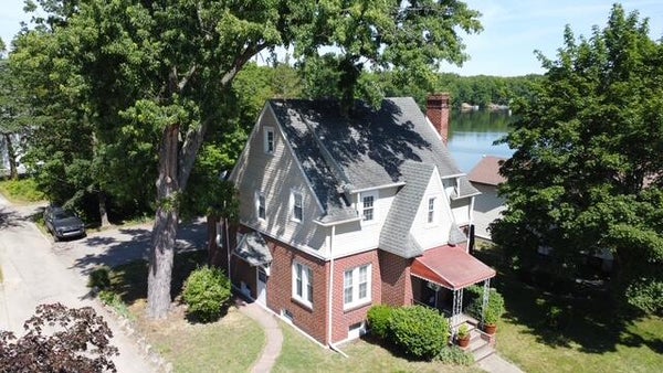 601 N KALAMAZOO ST, PAW PAW, MI 49079 - Image 355ac855cac7d0e1314caeba0f0f8f6f/1205134681