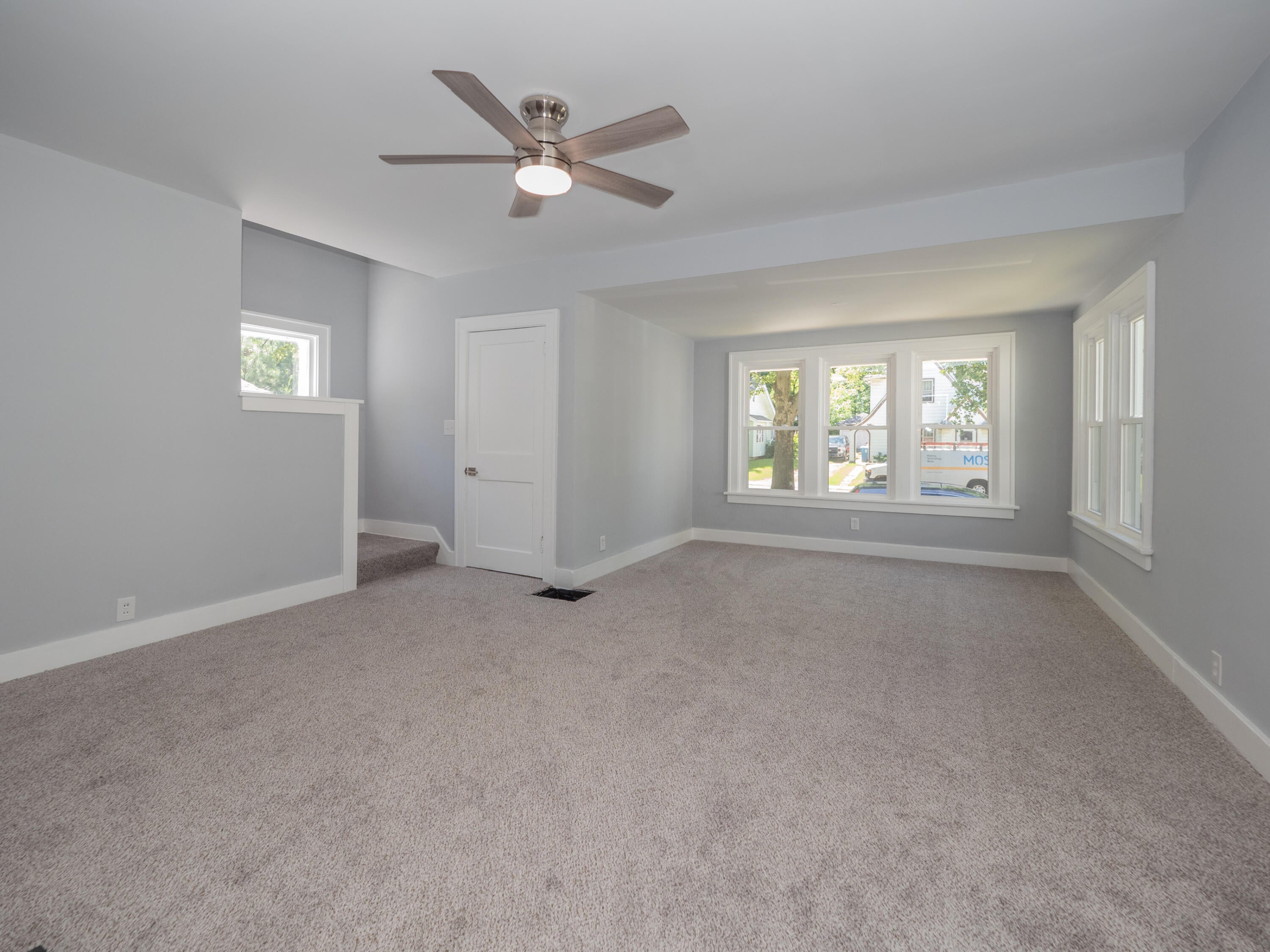 1505 Lay Boulevard