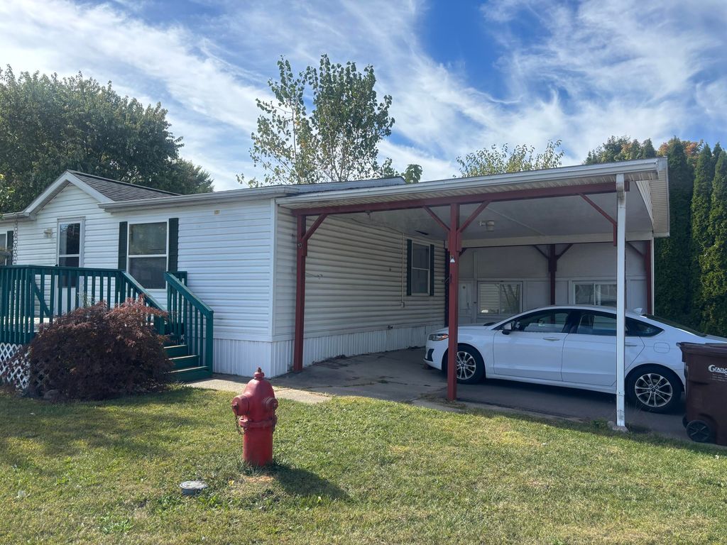 Photo of 1516 Cedarview Lane, Lansing, MI 48911 (MLS # 25051182)