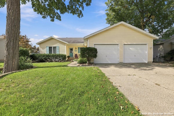 1515 CAPRICE DR, JENISON, MI 49428 - Image 356df4e56bacff240bc9bbfe944a63c2/2735575220