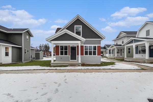 2053 LINDEN AVENUE SE, GRAND RAPIDS, MI 49507 - Image 35bbab88beb605747a301c9efe36e367/2390859508