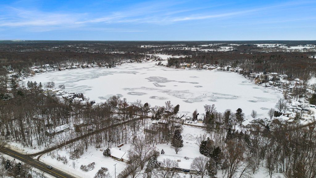 Photo of 8420 Je Ne Be Drive NE, Rockford, MI 49341 (MLS # 25058112)