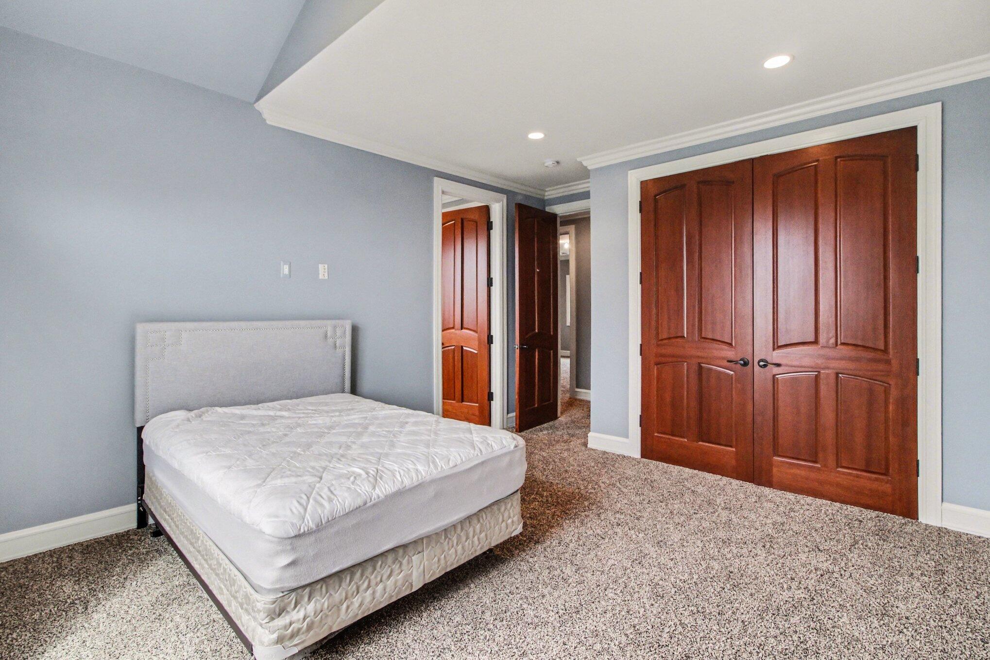 Northville, Michigan, 48167, United States, 4 Bedrooms Bedrooms, ,5 BathroomsBathrooms,Residential,Contingent,2041571