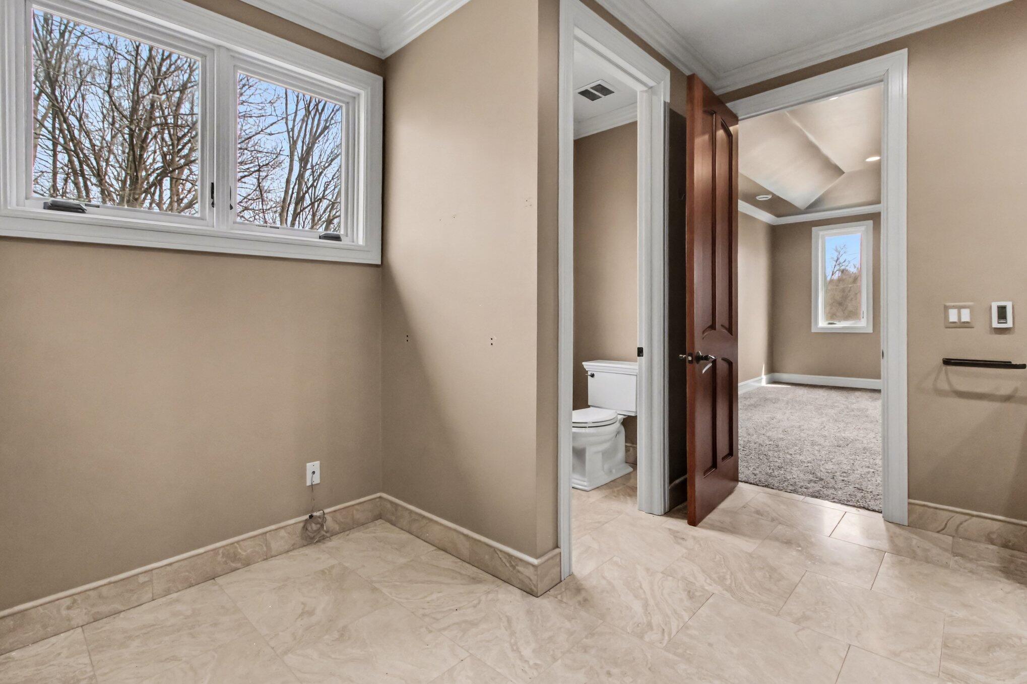 Northville, Michigan, 48167, United States, 4 Bedrooms Bedrooms, ,5 BathroomsBathrooms,Residential,Contingent,2041571