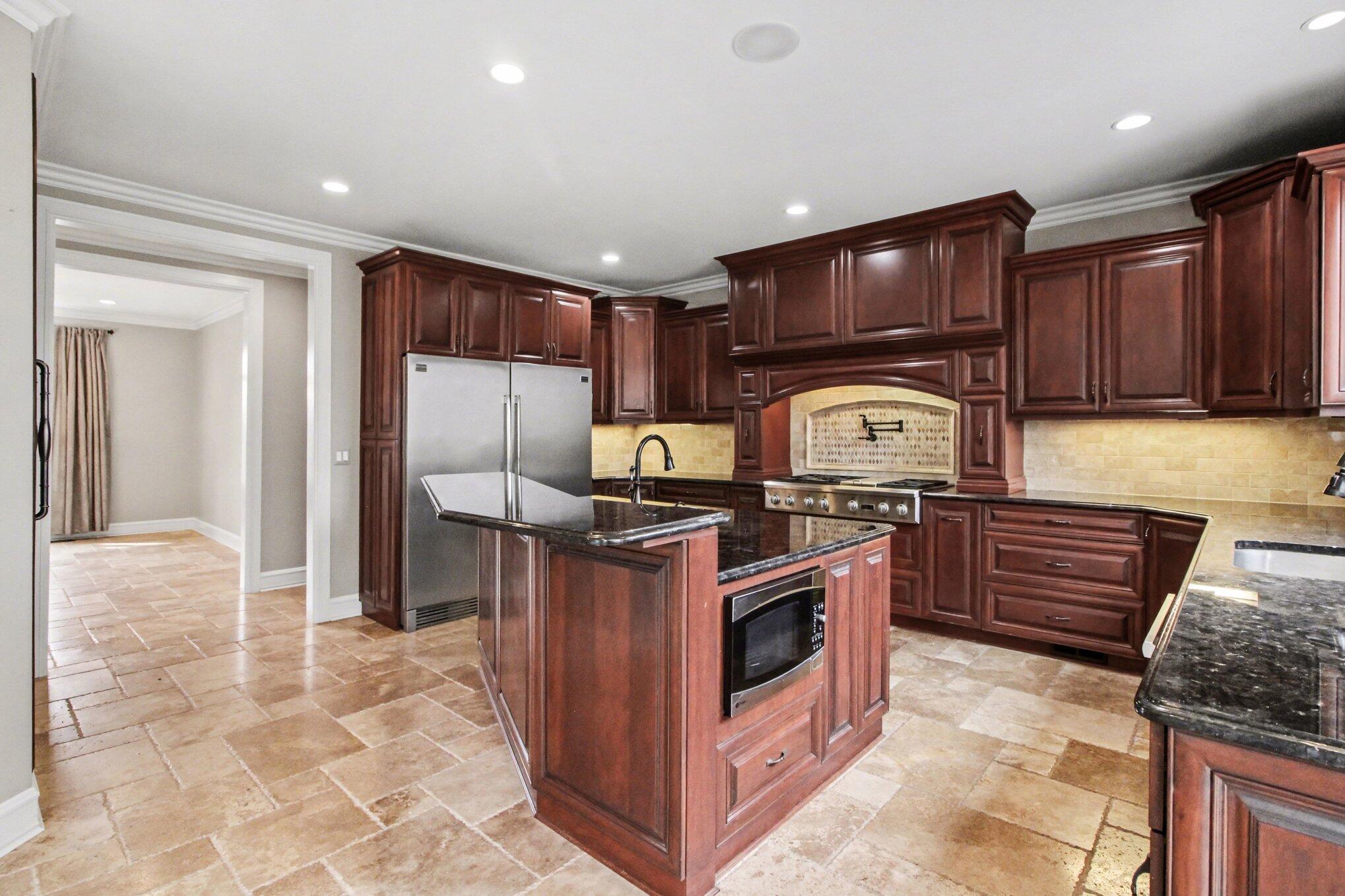 Northville, Michigan, 48167, United States, 4 Bedrooms Bedrooms, ,5 BathroomsBathrooms,Residential,Contingent,2041571