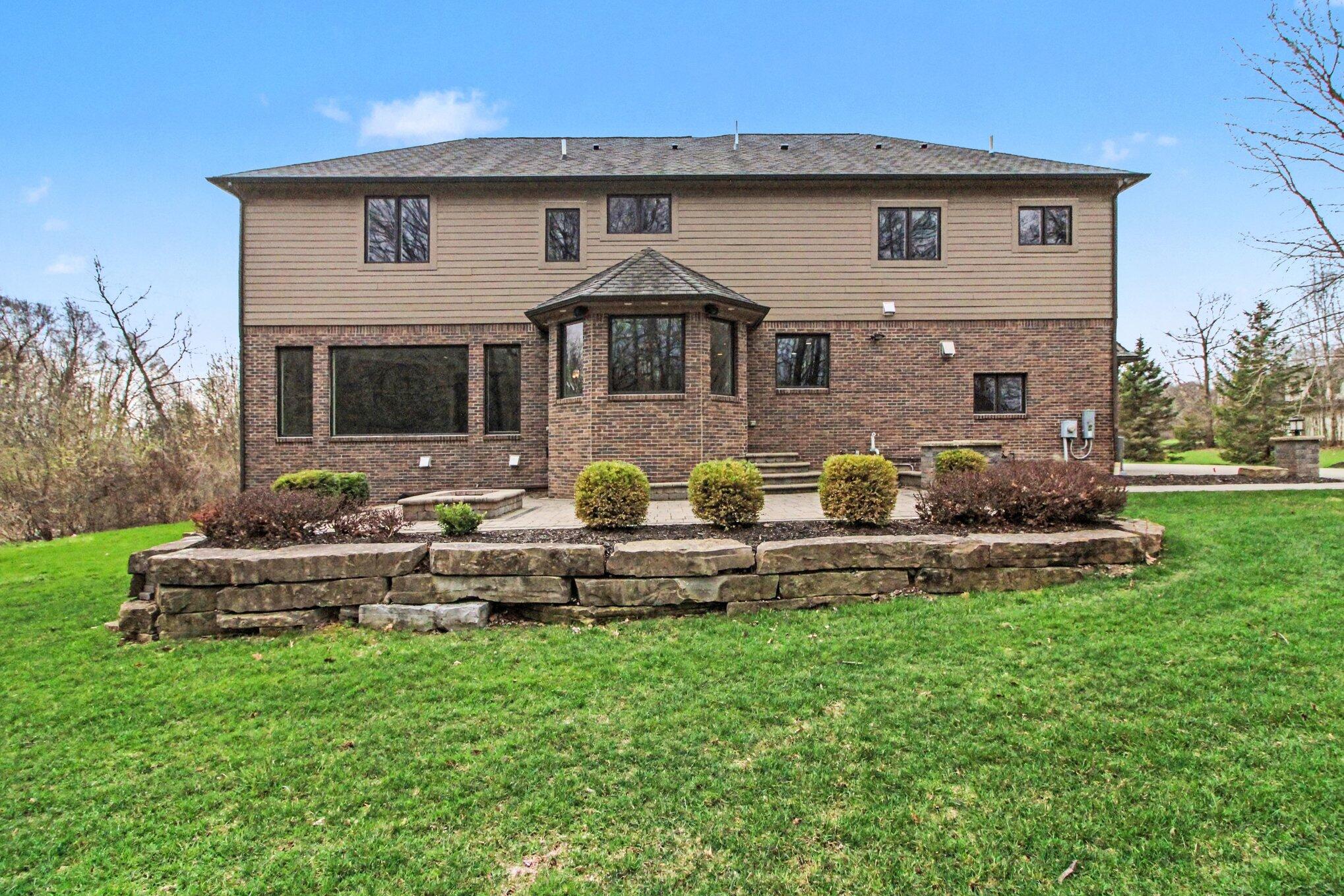 Northville, Michigan, 48167, United States, 4 Bedrooms Bedrooms, ,5 BathroomsBathrooms,Residential,Contingent,2041571