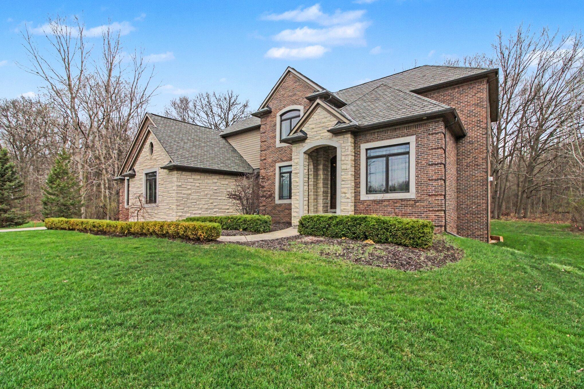 Northville, Michigan, 48167, United States, 4 Bedrooms Bedrooms, ,5 BathroomsBathrooms,Residential,Contingent,2041571