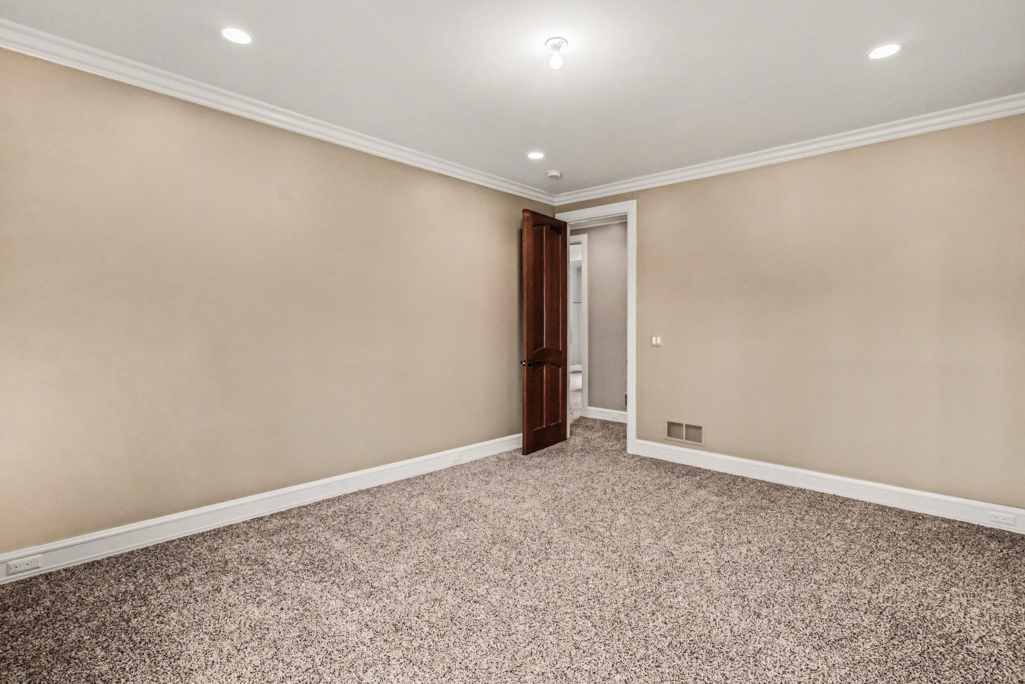 Northville, Michigan, 48167, United States, 4 Bedrooms Bedrooms, ,5 BathroomsBathrooms,Residential,Contingent,2041571