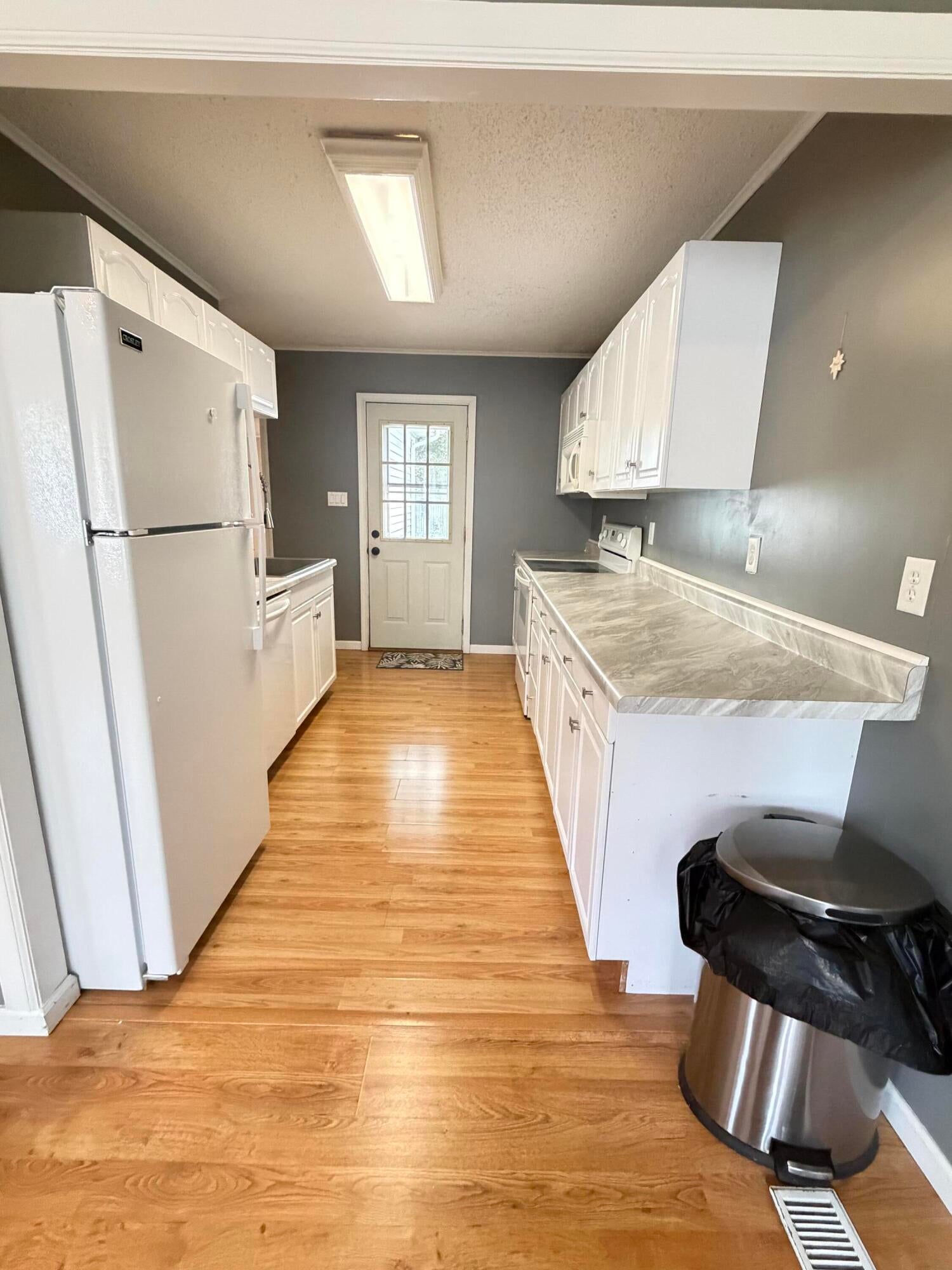 204 E Electric Court