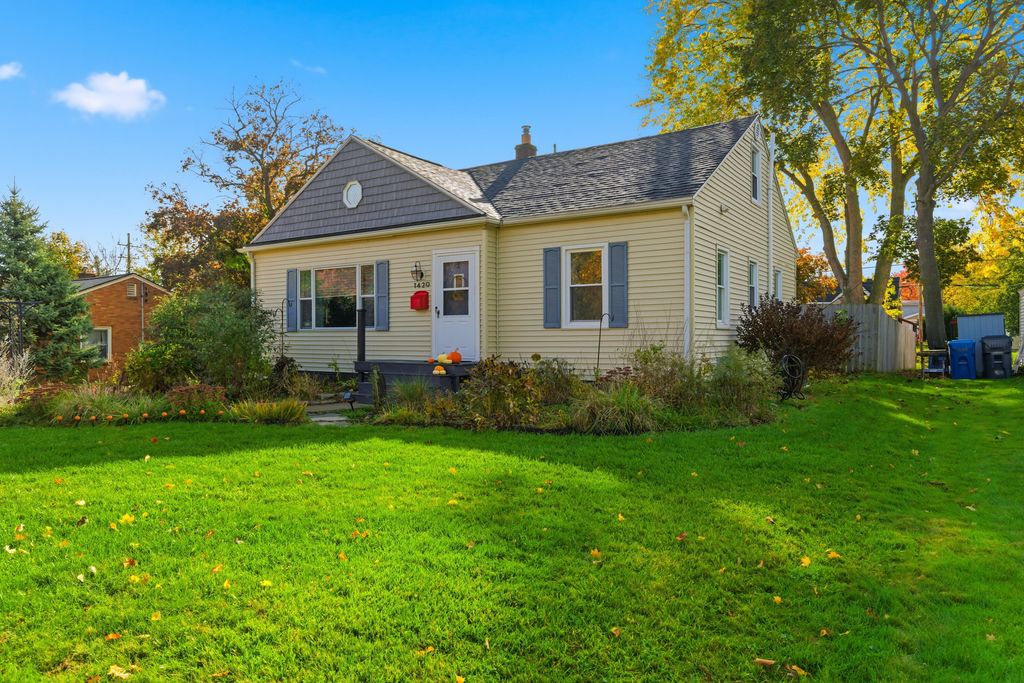 Photo of 1420 Trails End Street, Kalamazoo, MI 49001 (MLS # 25056551)