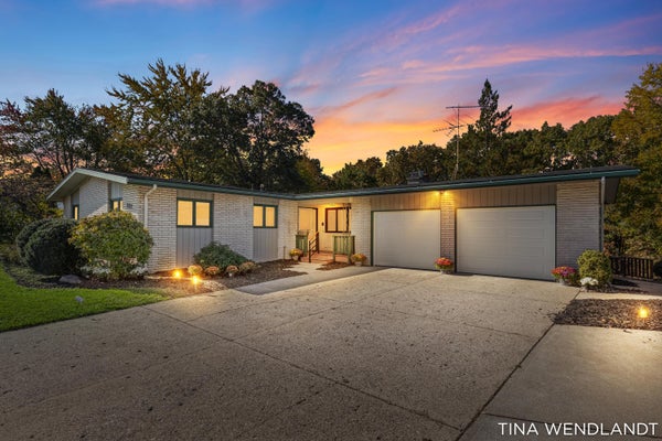 3737 KEEWEENAW DR NE, GRAND RAPIDS, MI 49525 - Image 36d0552a14f9be8820069ec33bb6dcca/4075790738