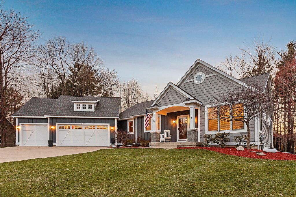 Photo of 16359 W Willow Drive, Spring Lake, MI 49456 (MLS # 26014498)