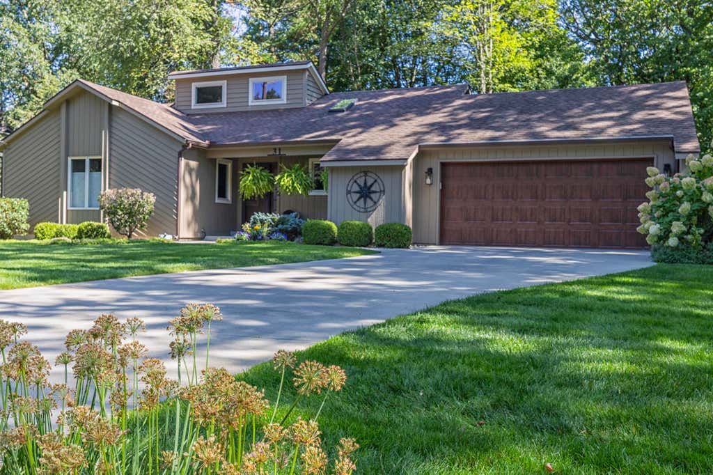 Photo of 31 Forest Hills Drive, Holland, MI 49424 (MLS # 26041043)