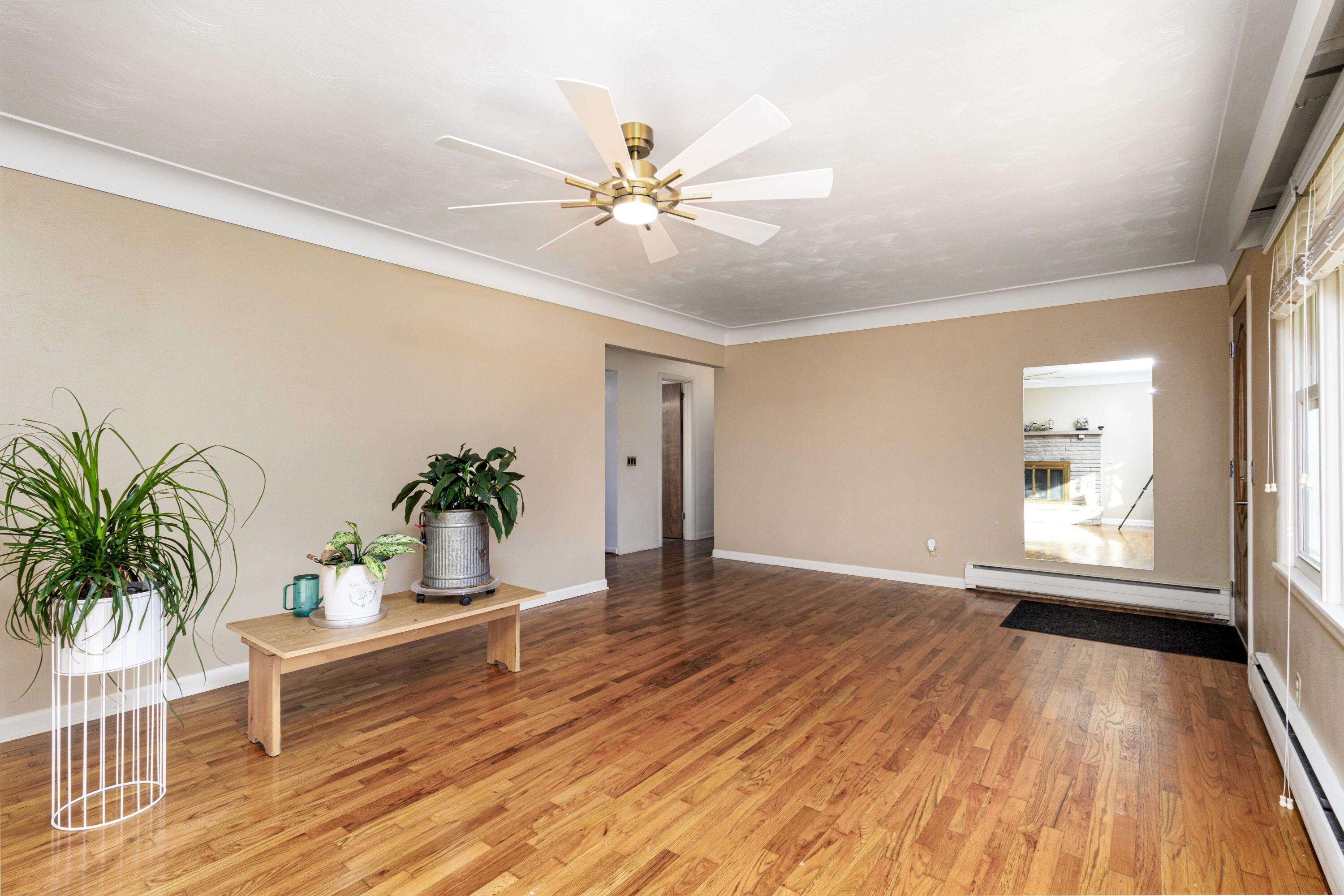 6299 Crestwood Avenue