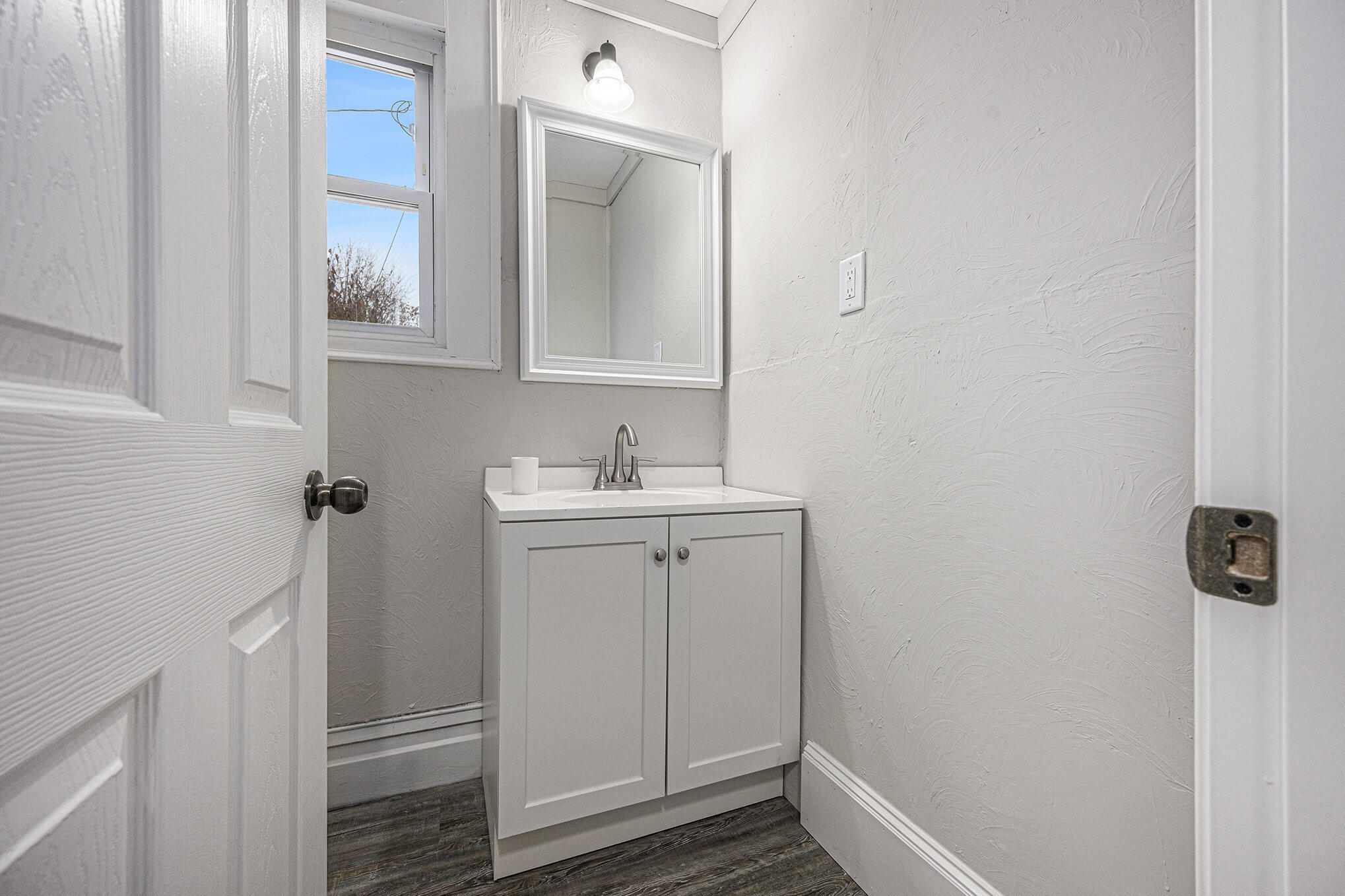 Kalamazoo, Michigan 49048, United States, 3 Bedrooms Bedrooms, ,2 BathroomsBathrooms,Residential,Active,243222