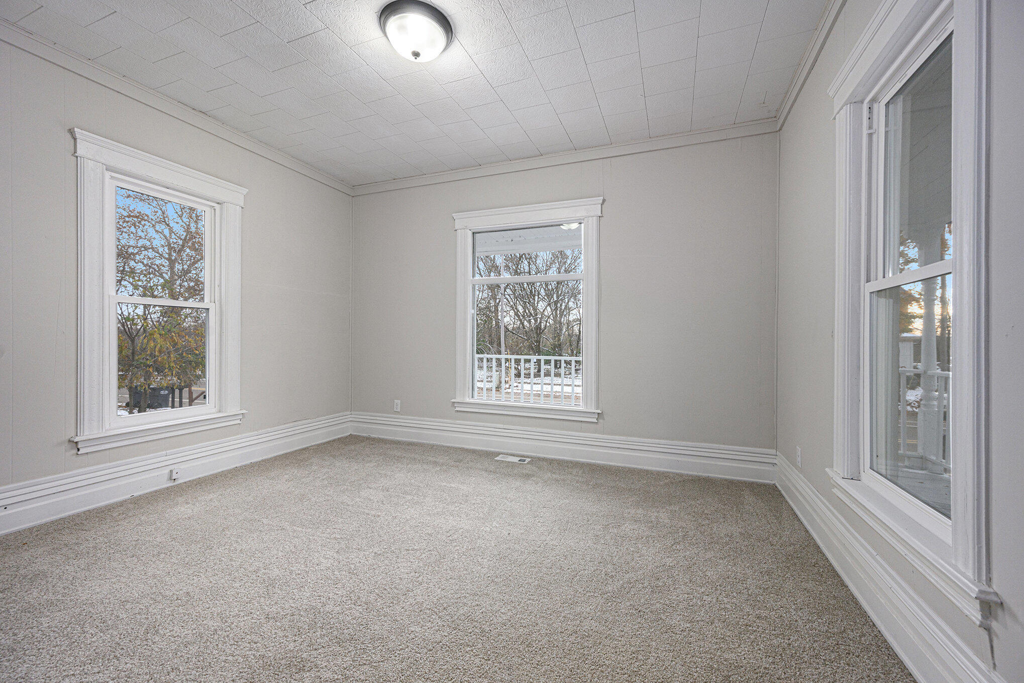 Kalamazoo, Michigan 49048, United States, 3 Bedrooms Bedrooms, ,2 BathroomsBathrooms,Residential,Active,243222