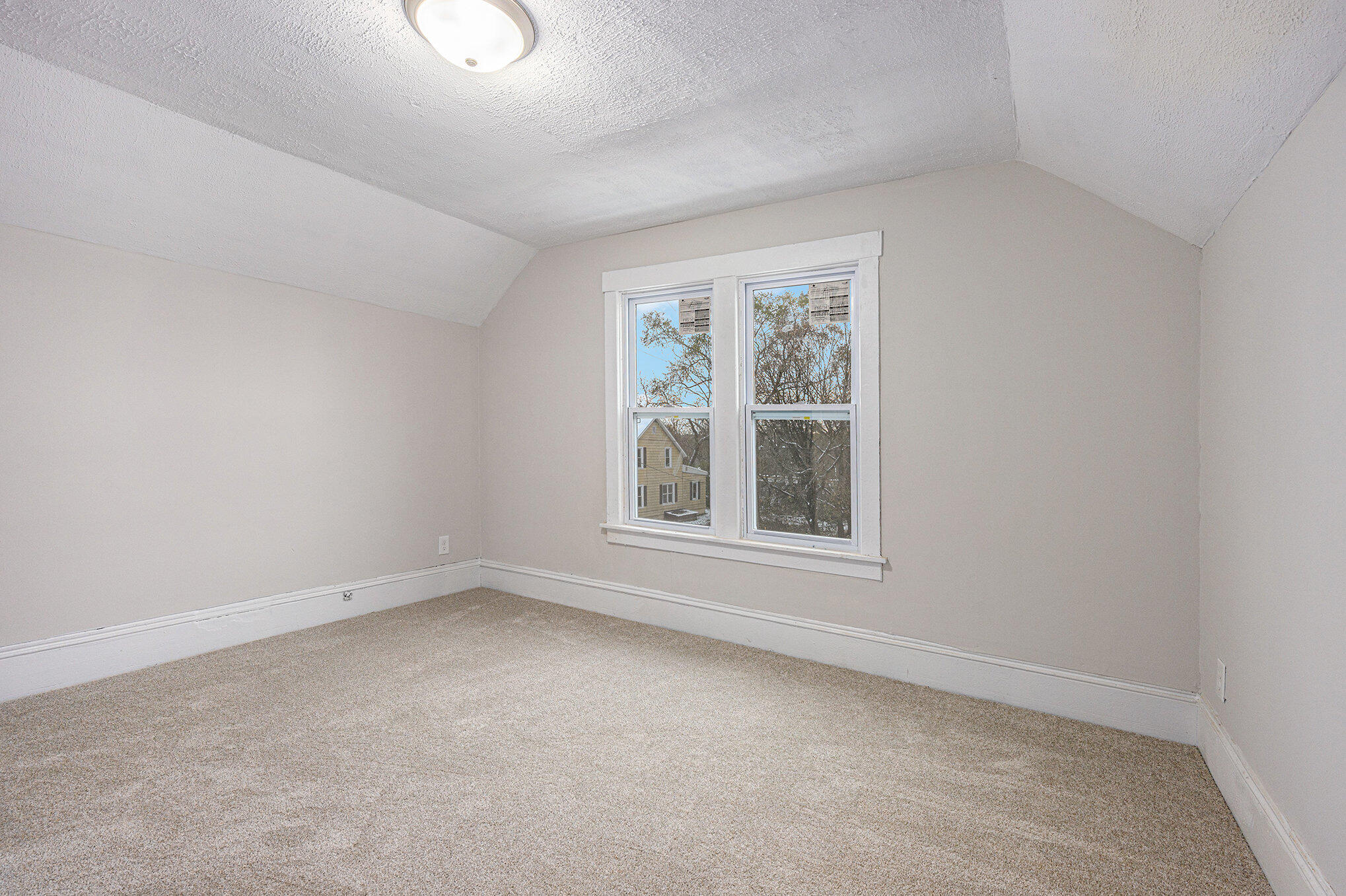 Kalamazoo, Michigan 49048, United States, 3 Bedrooms Bedrooms, ,2 BathroomsBathrooms,Residential,Active,243222