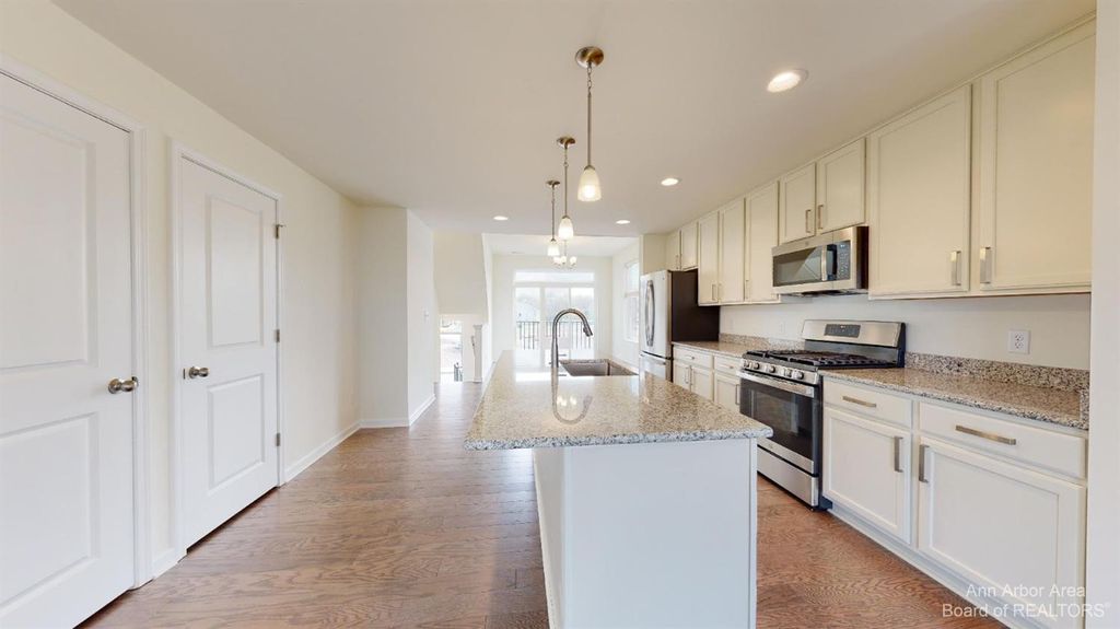 Photo of 2725 Bristol Rdg Drive, Ann Arbor, MI 48105 (MLS # 26005145)