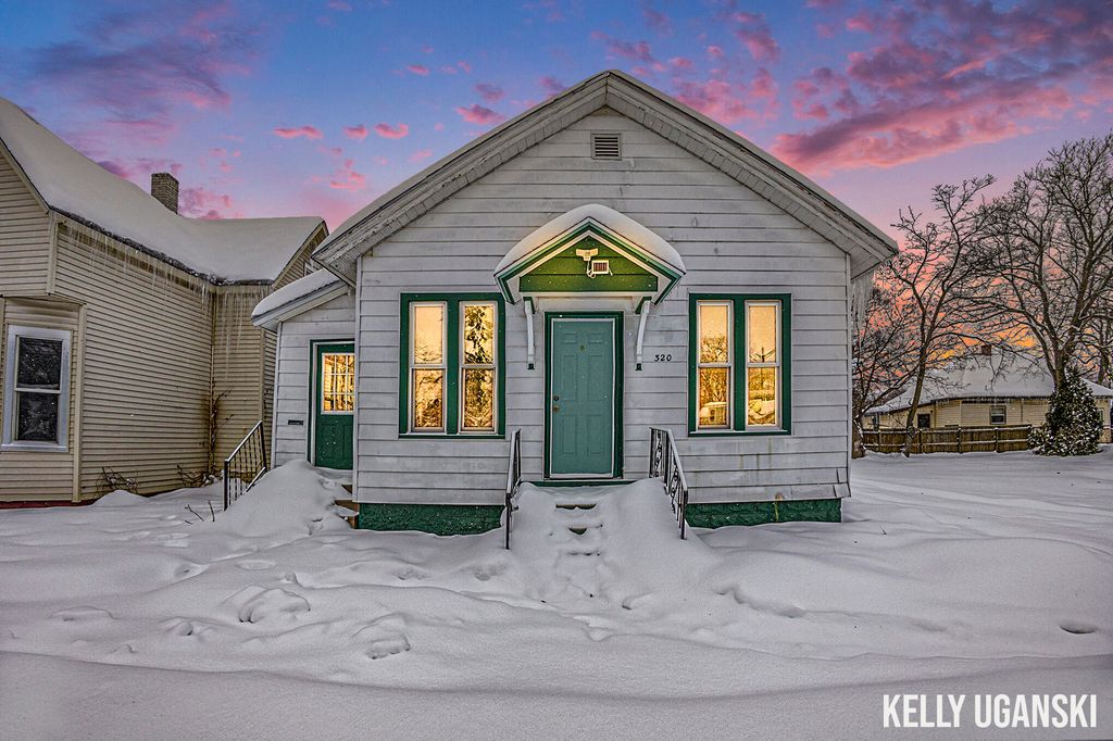 Photo of 320 Myrtle Avenue, Muskegon, MI 49442 (MLS # 25061956)