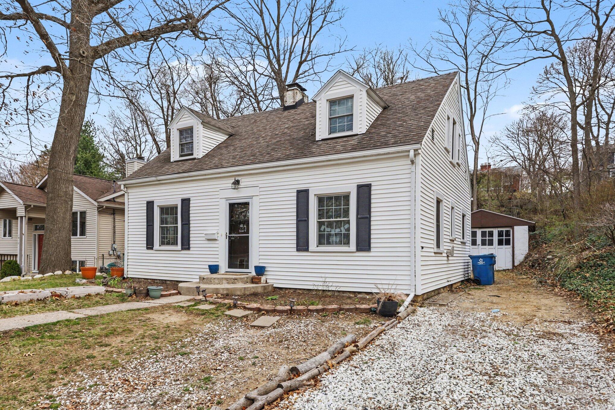 1902 Greenlawn Avenue