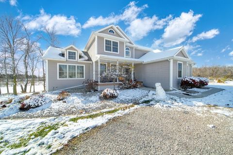 Photo of 7025 Tuttle Road, Pittsford, MI 49271 (MLS # 25057759)