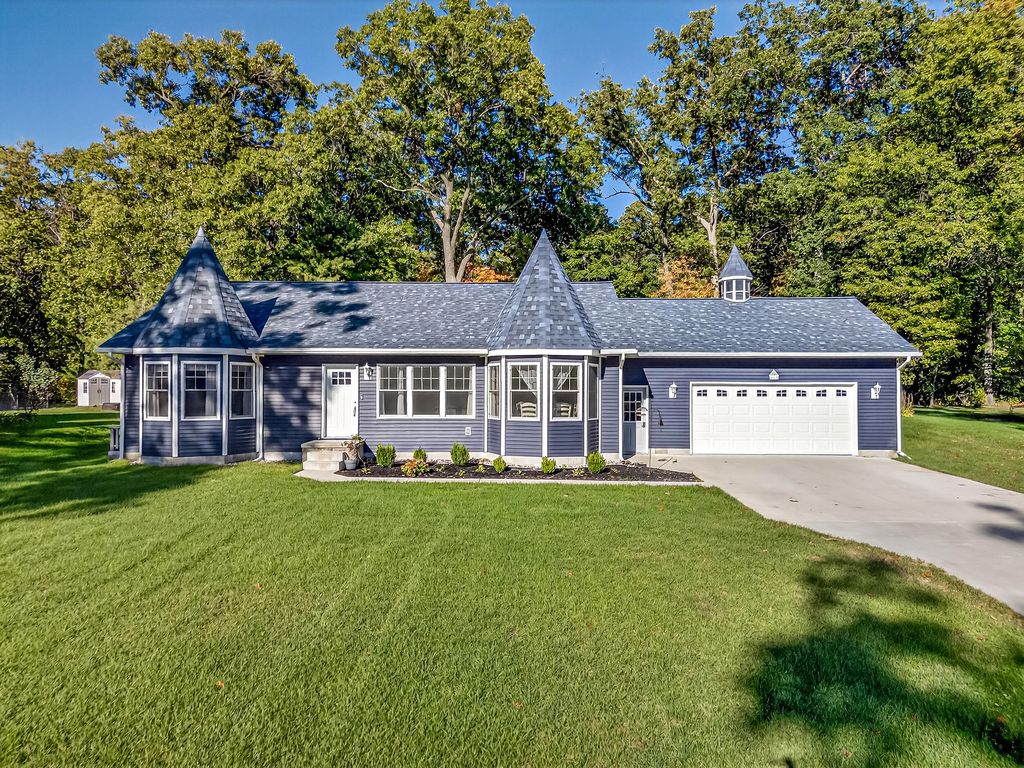 Photo of 464 Grover Road, Muskegon, MI 49442 (MLS # 25051886)