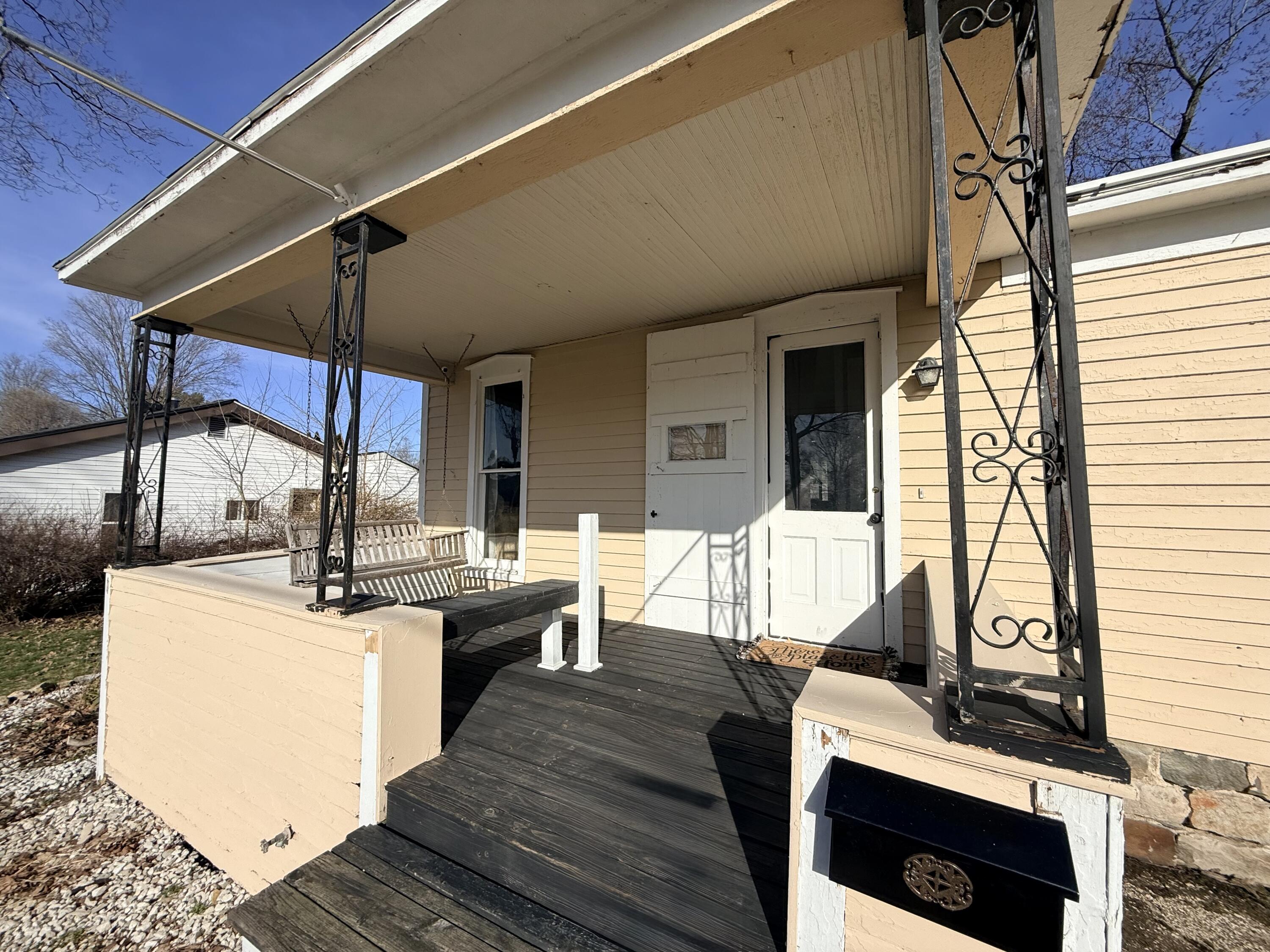 711 Maple Street