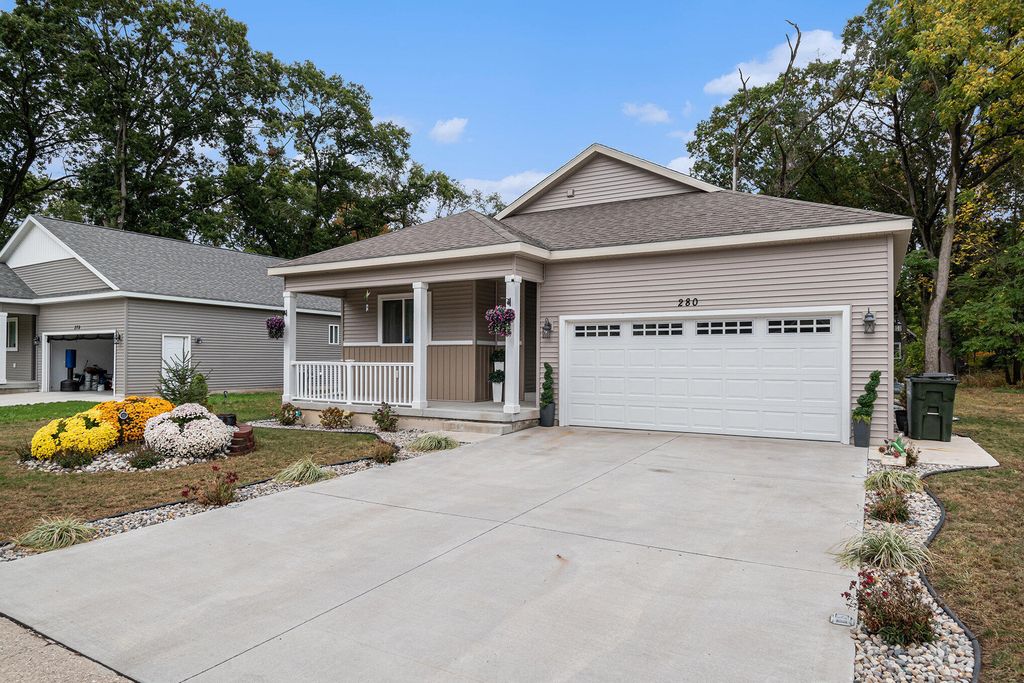 Photo of 280 Meeking Street, Muskegon, MI 49442 (MLS # 25061967)