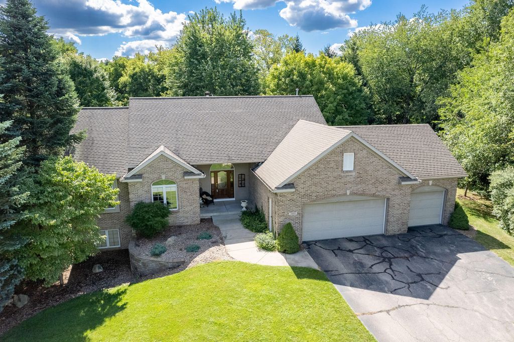 Photo of 5845 Lindenwood Court SE, Kentwood, MI 49512 (MLS # 22034834)