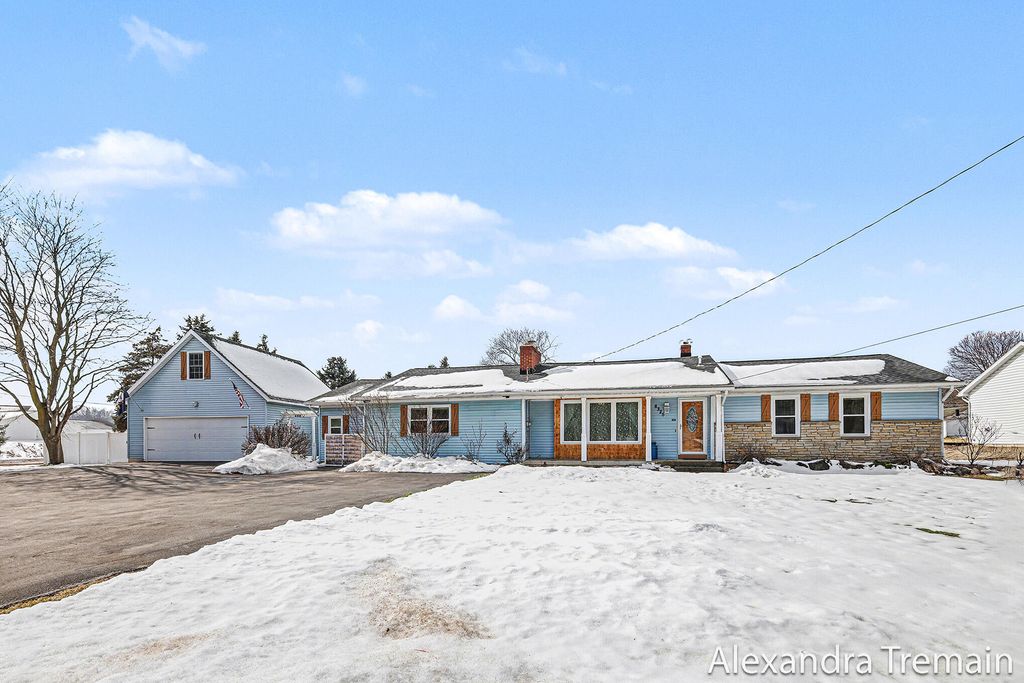 Photo of 6325 8th Avenue SW, Grandville, MI 49418 (MLS # 26005755)