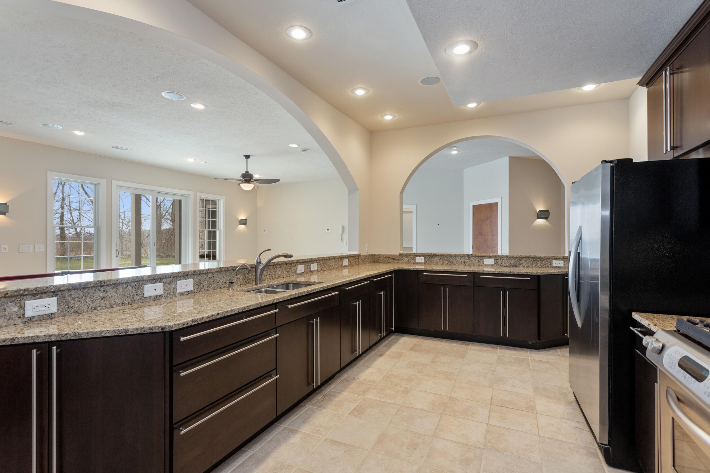 St. Joseph, Michigan 49085, United States, 8 Bedrooms Bedrooms, ,10 BathroomsBathrooms,Residential,Active,38954