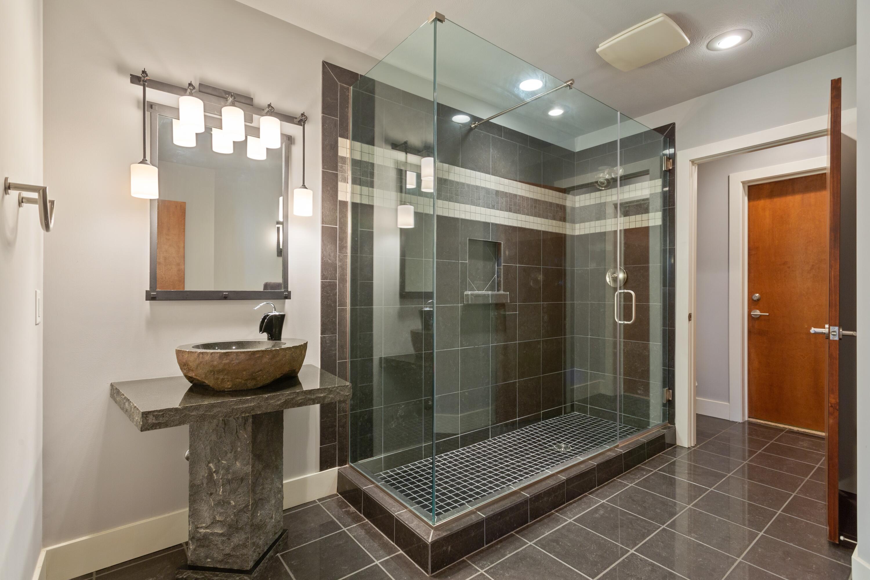 St. Joseph, Michigan 49085, United States, 8 Bedrooms Bedrooms, ,10 BathroomsBathrooms,Residential,Active,38954