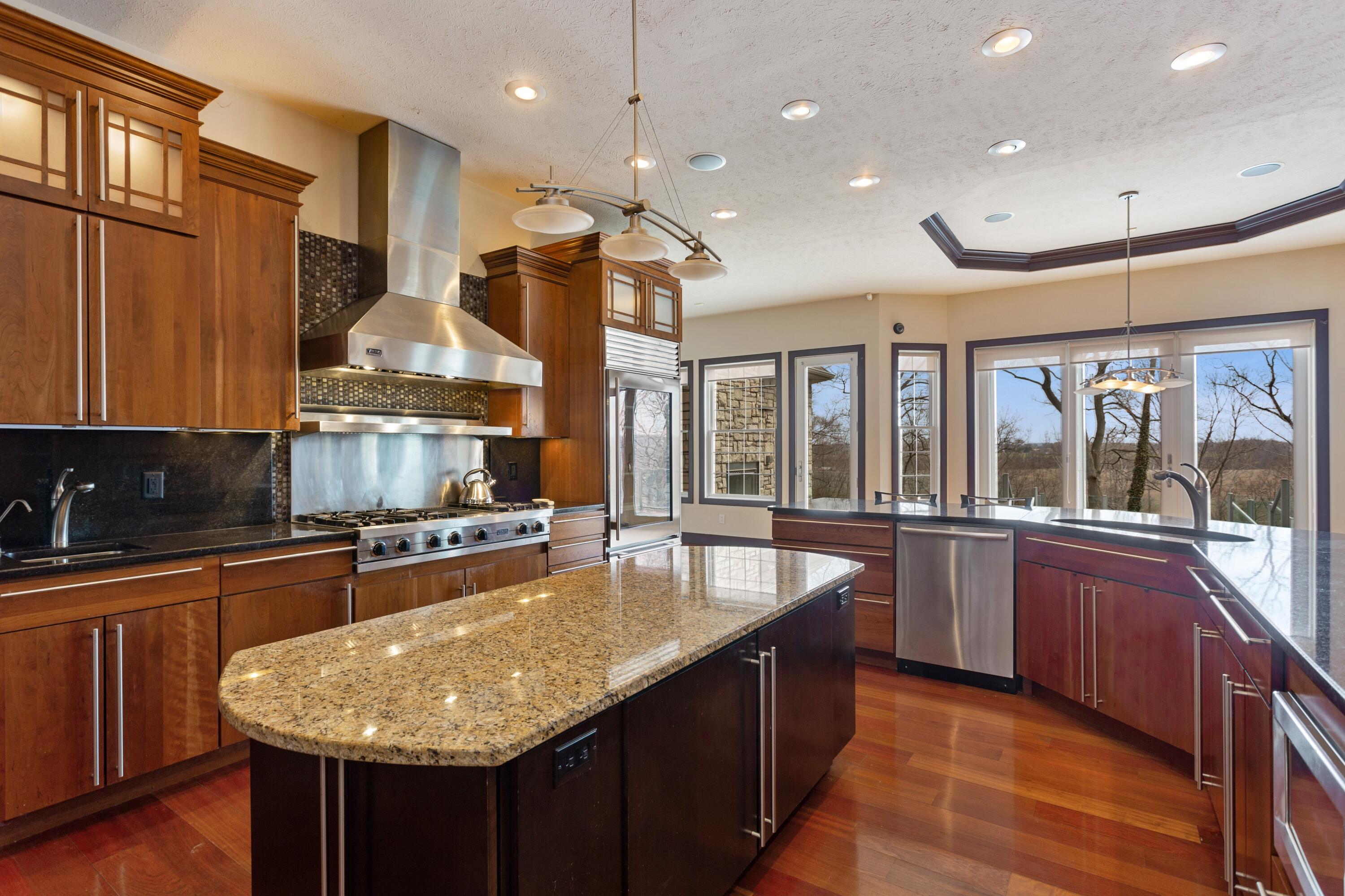 St. Joseph, Michigan 49085, United States, 8 Bedrooms Bedrooms, ,10 BathroomsBathrooms,Residential,Active,38954