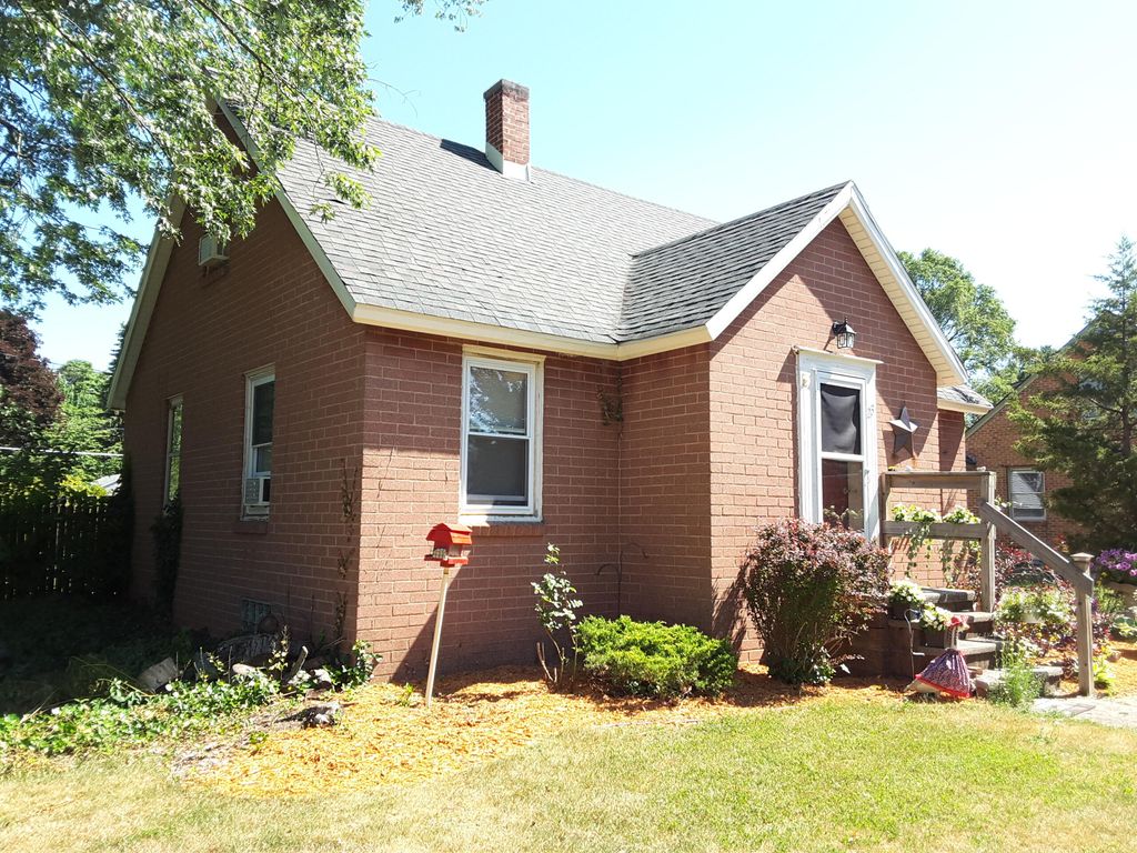 Photo of 23 E 35th Street, Holland, MI 49423 (MLS # 25054191)