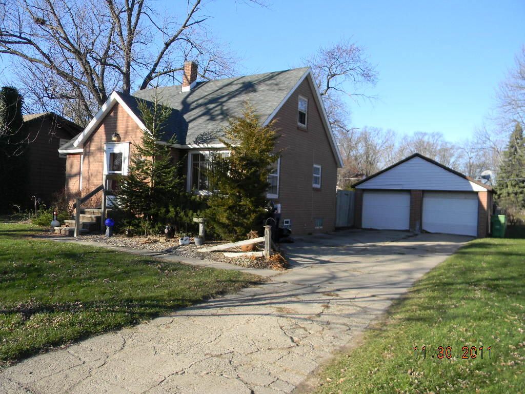 Photo of 23 E 35th Street, Holland, MI 49423 (MLS # 25054191)
