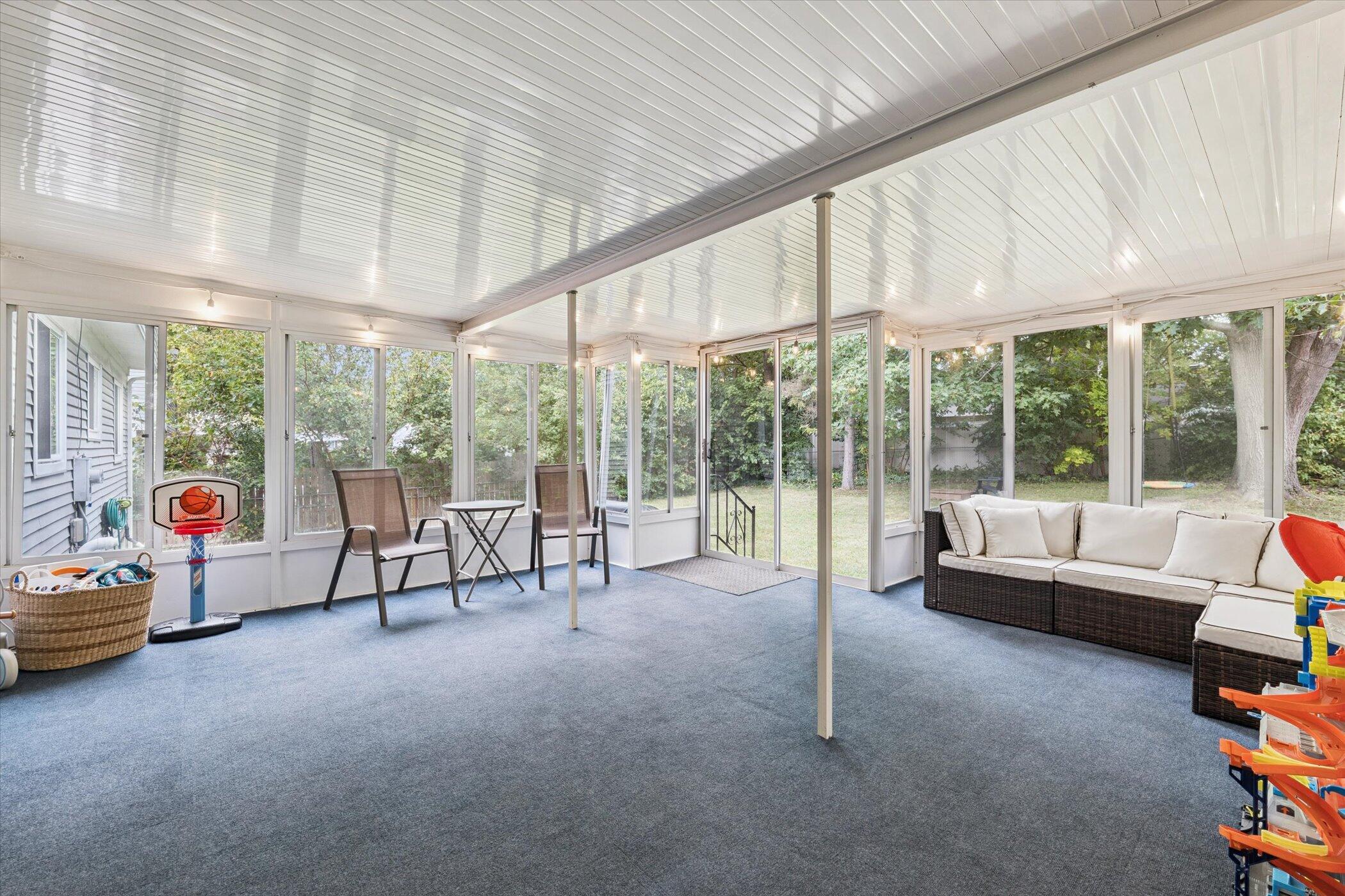 Ypsilanti, Michigan 48197, United States, 3 Bedrooms Bedrooms, ,2 BathroomsBathrooms,Residential,Pending,216157