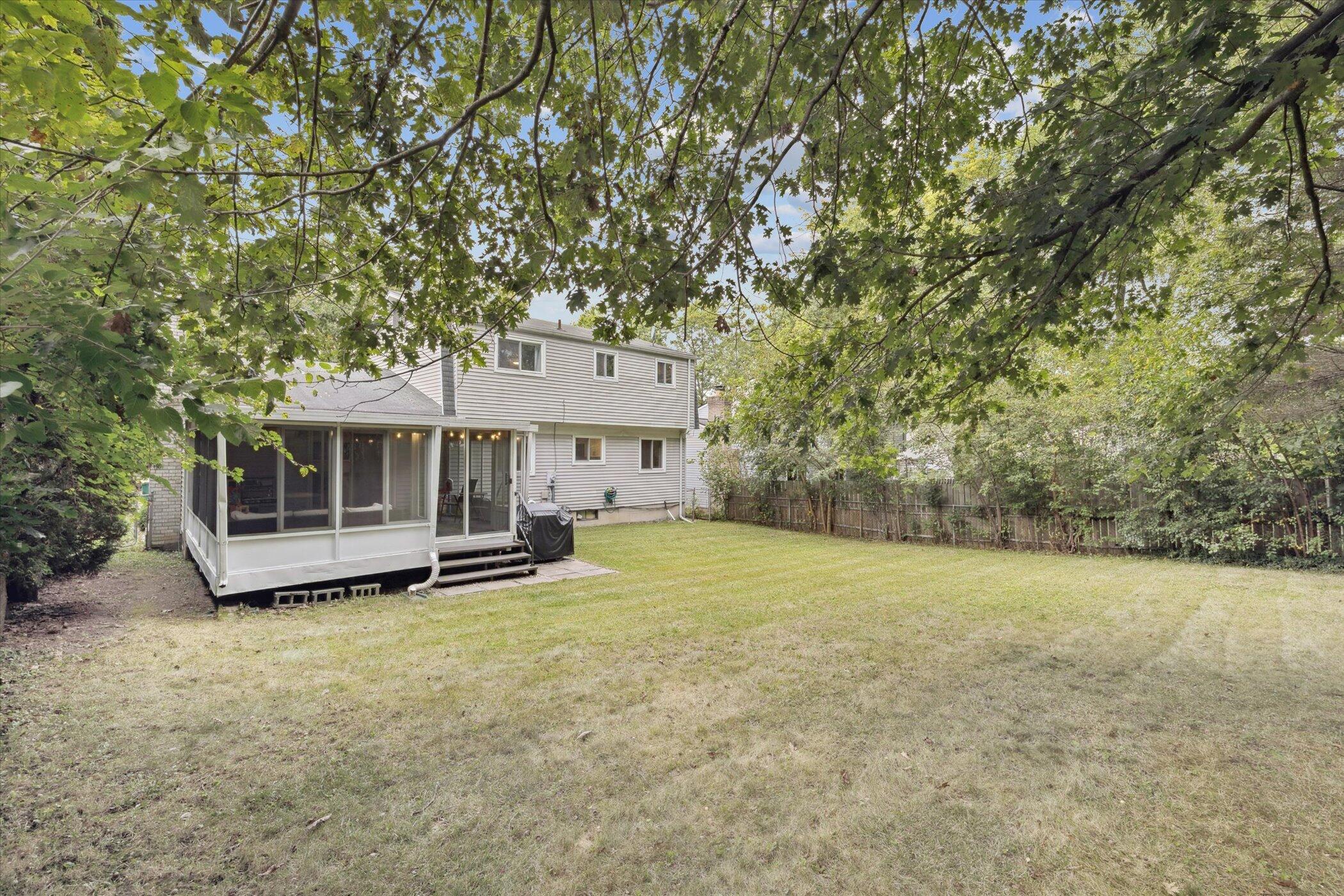 Ypsilanti, Michigan 48197, United States, 3 Bedrooms Bedrooms, ,2 BathroomsBathrooms,Residential,Pending,216157