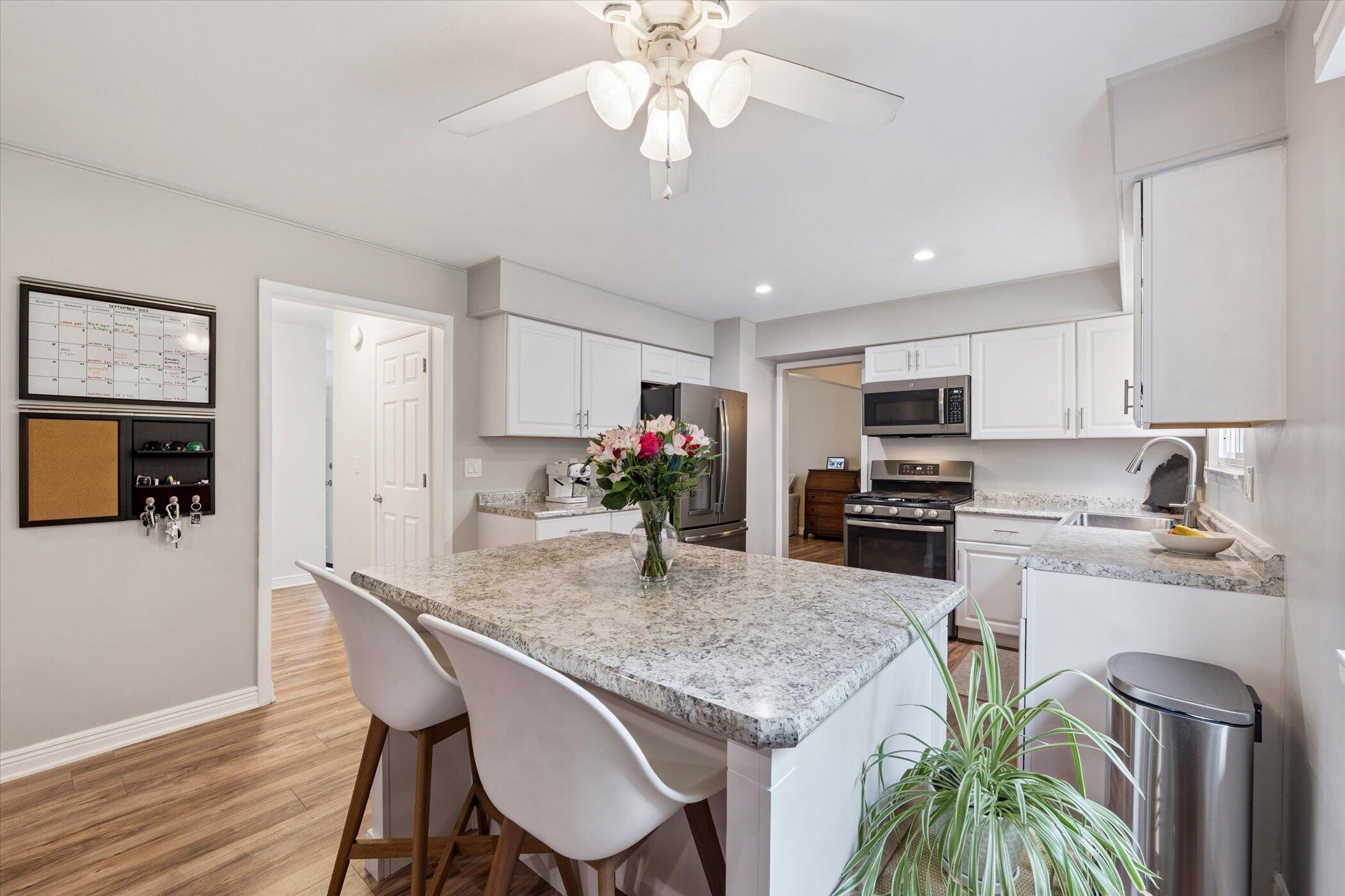 Ypsilanti, Michigan 48197, United States, 3 Bedrooms Bedrooms, ,2 BathroomsBathrooms,Residential,Pending,216157