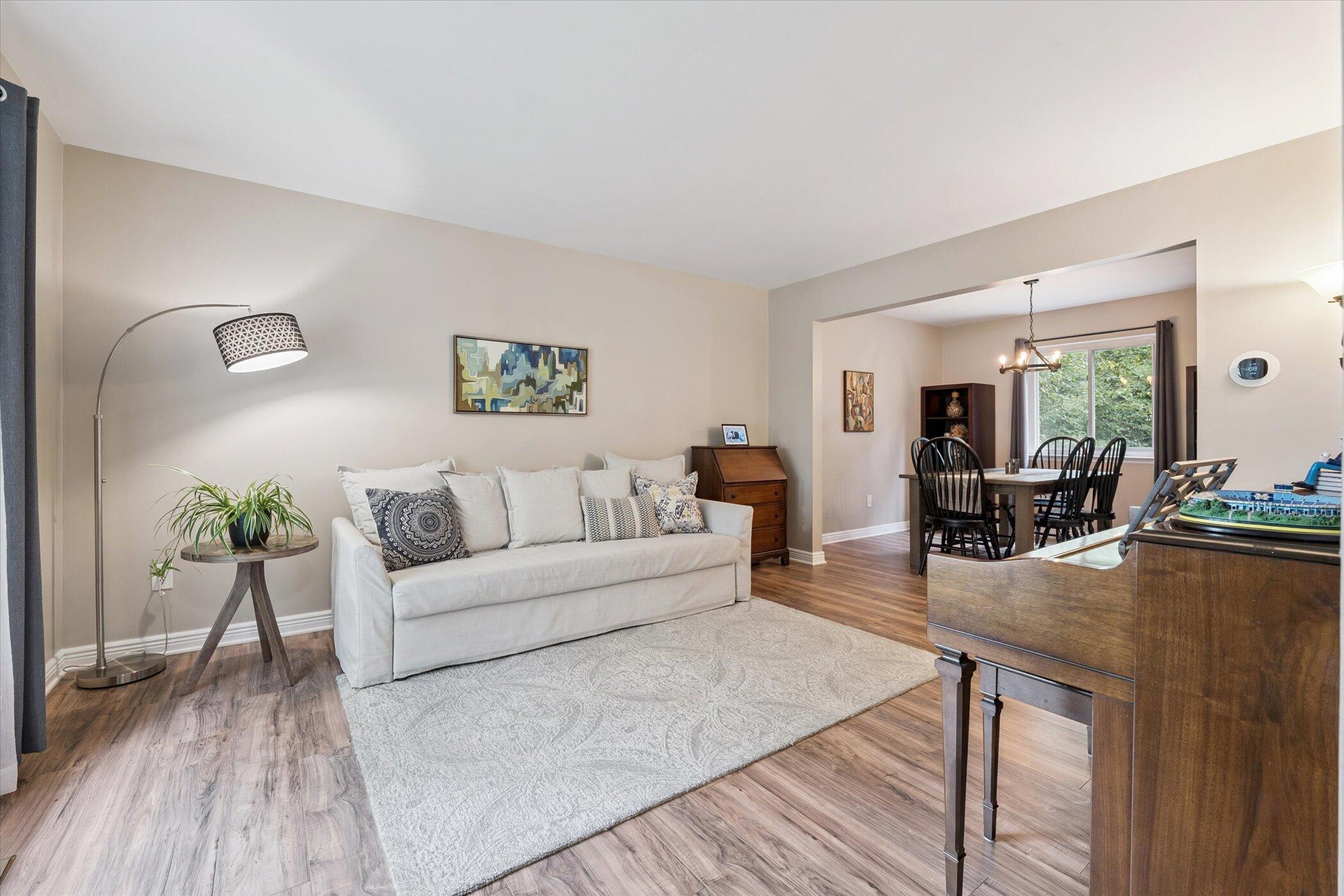 Ypsilanti, Michigan 48197, United States, 3 Bedrooms Bedrooms, ,2 BathroomsBathrooms,Residential,Pending,216157