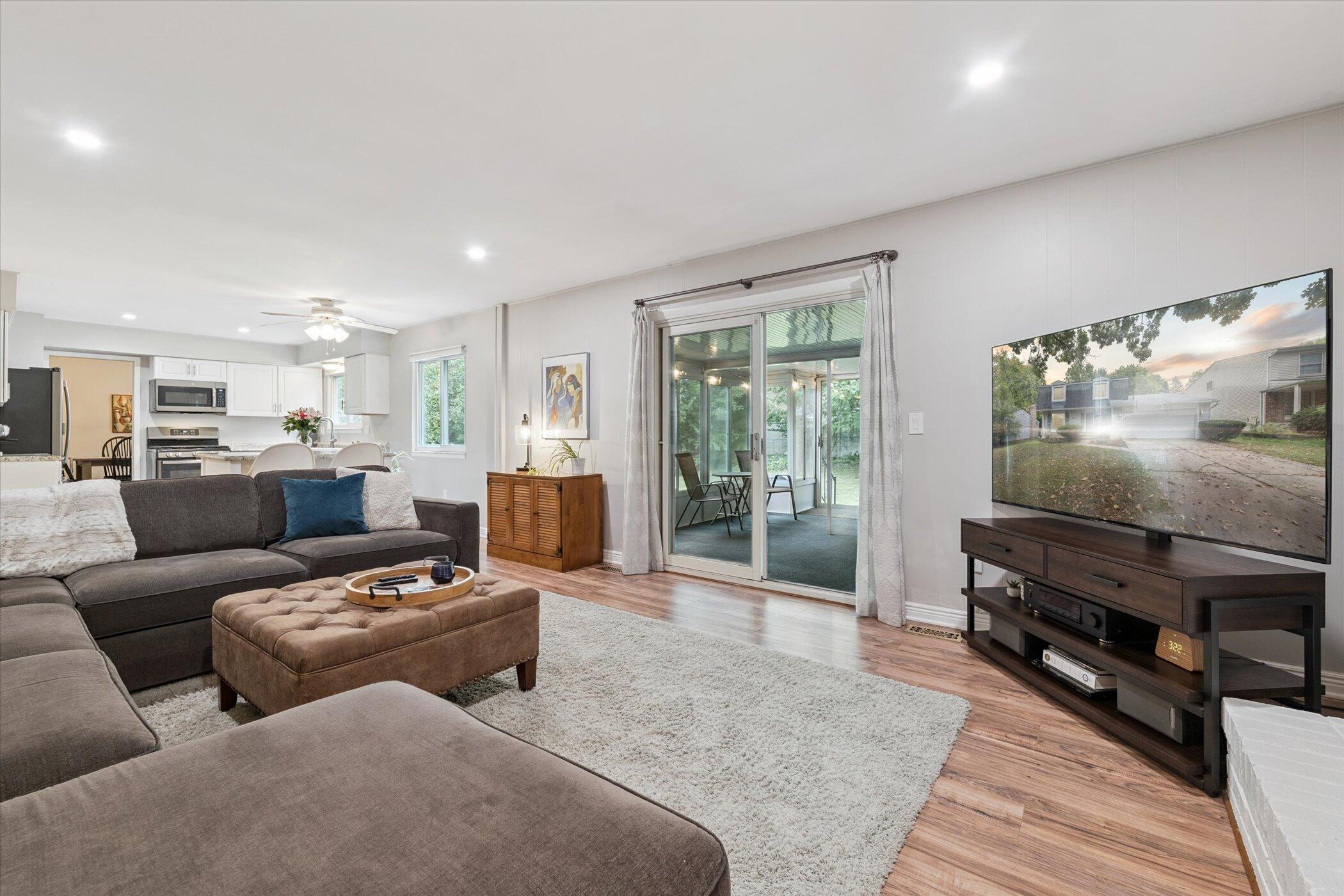 Ypsilanti, Michigan 48197, United States, 3 Bedrooms Bedrooms, ,2 BathroomsBathrooms,Residential,Pending,216157