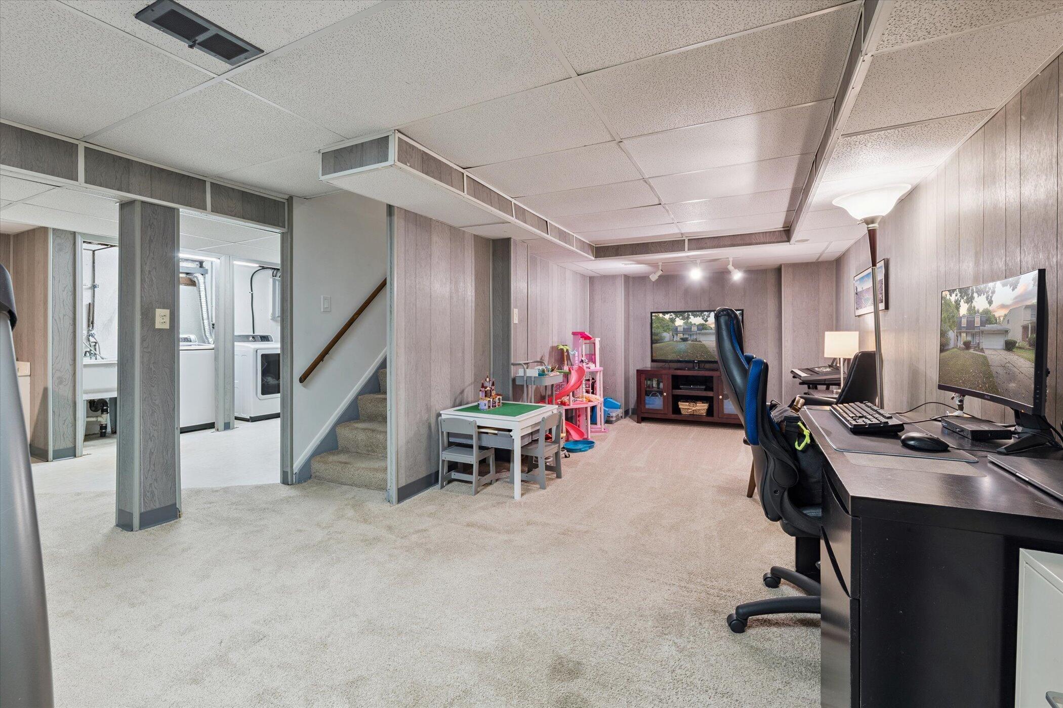 Ypsilanti, Michigan 48197, United States, 3 Bedrooms Bedrooms, ,2 BathroomsBathrooms,Residential,Pending,216157