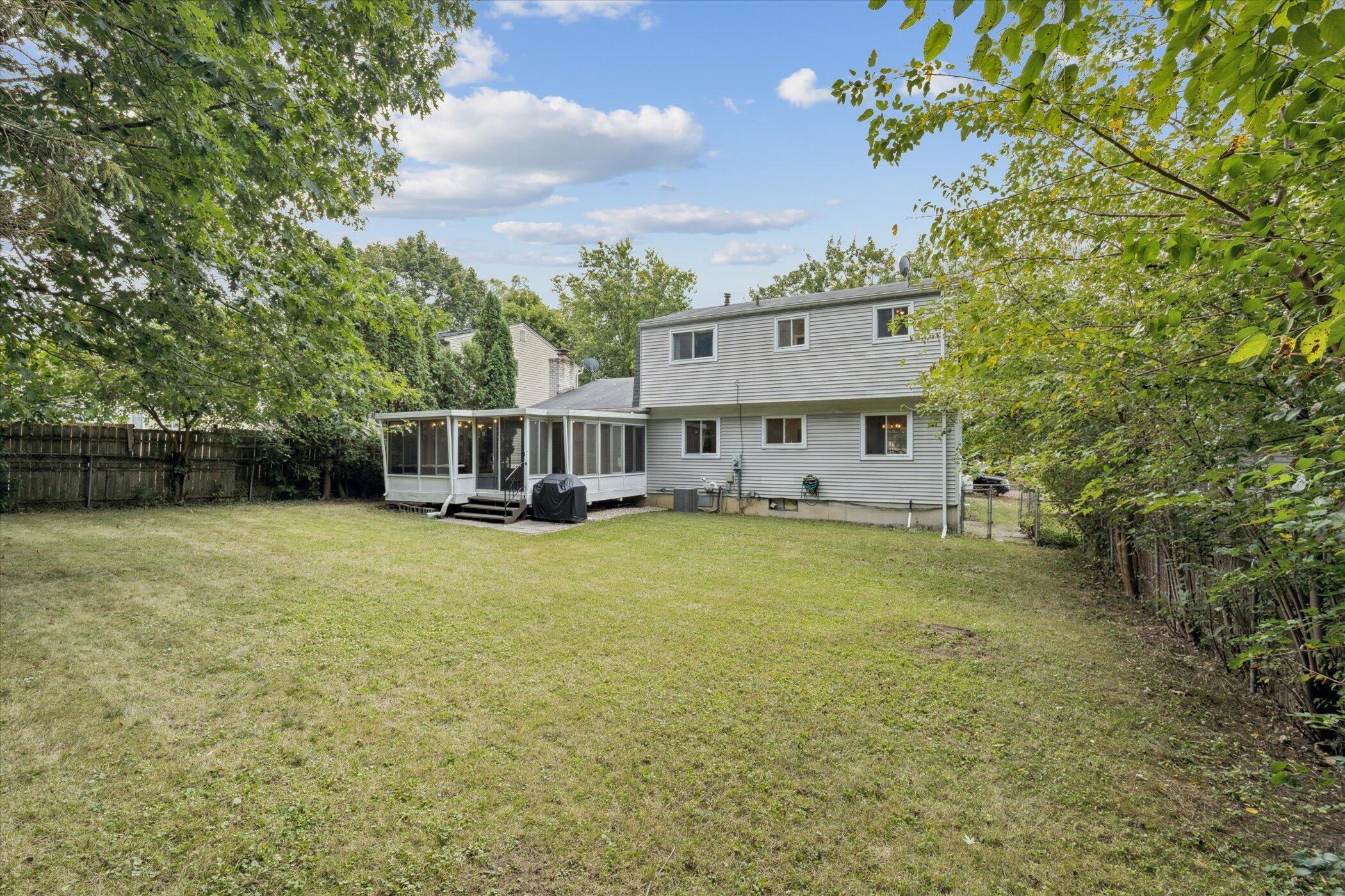 Ypsilanti, Michigan 48197, United States, 3 Bedrooms Bedrooms, ,2 BathroomsBathrooms,Residential,Pending,216157