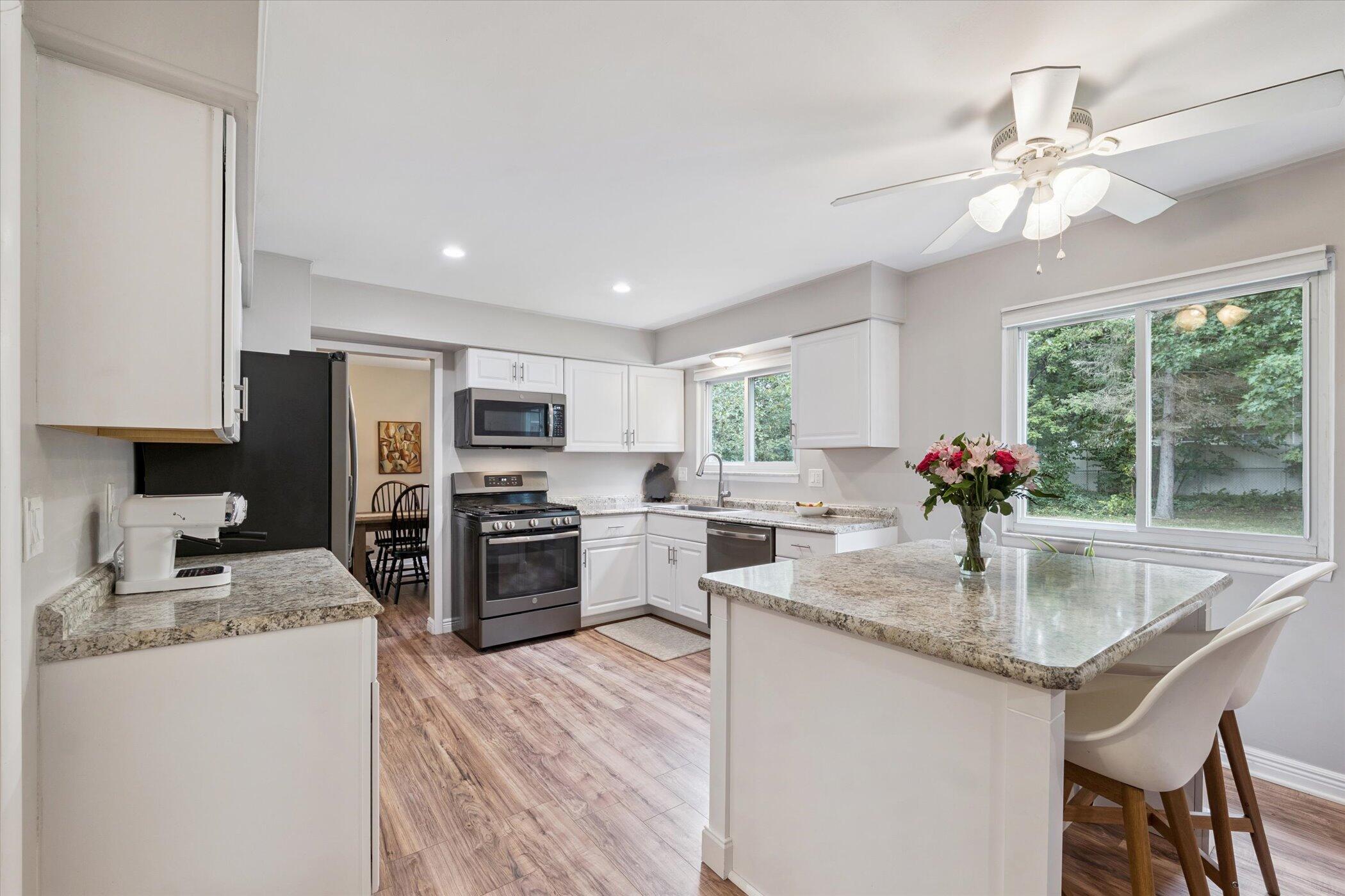 Ypsilanti, Michigan 48197, United States, 3 Bedrooms Bedrooms, ,2 BathroomsBathrooms,Residential,Pending,216157