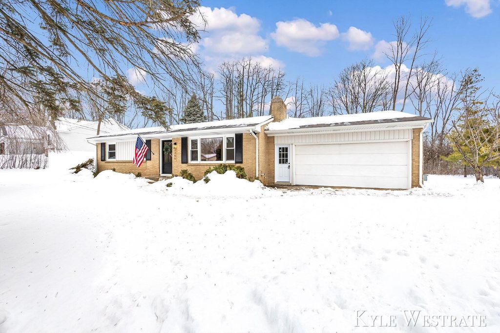 Photo of 3349 Chevy Chase Street NE, Grand Rapids, MI 49546 (MLS # 26005138)