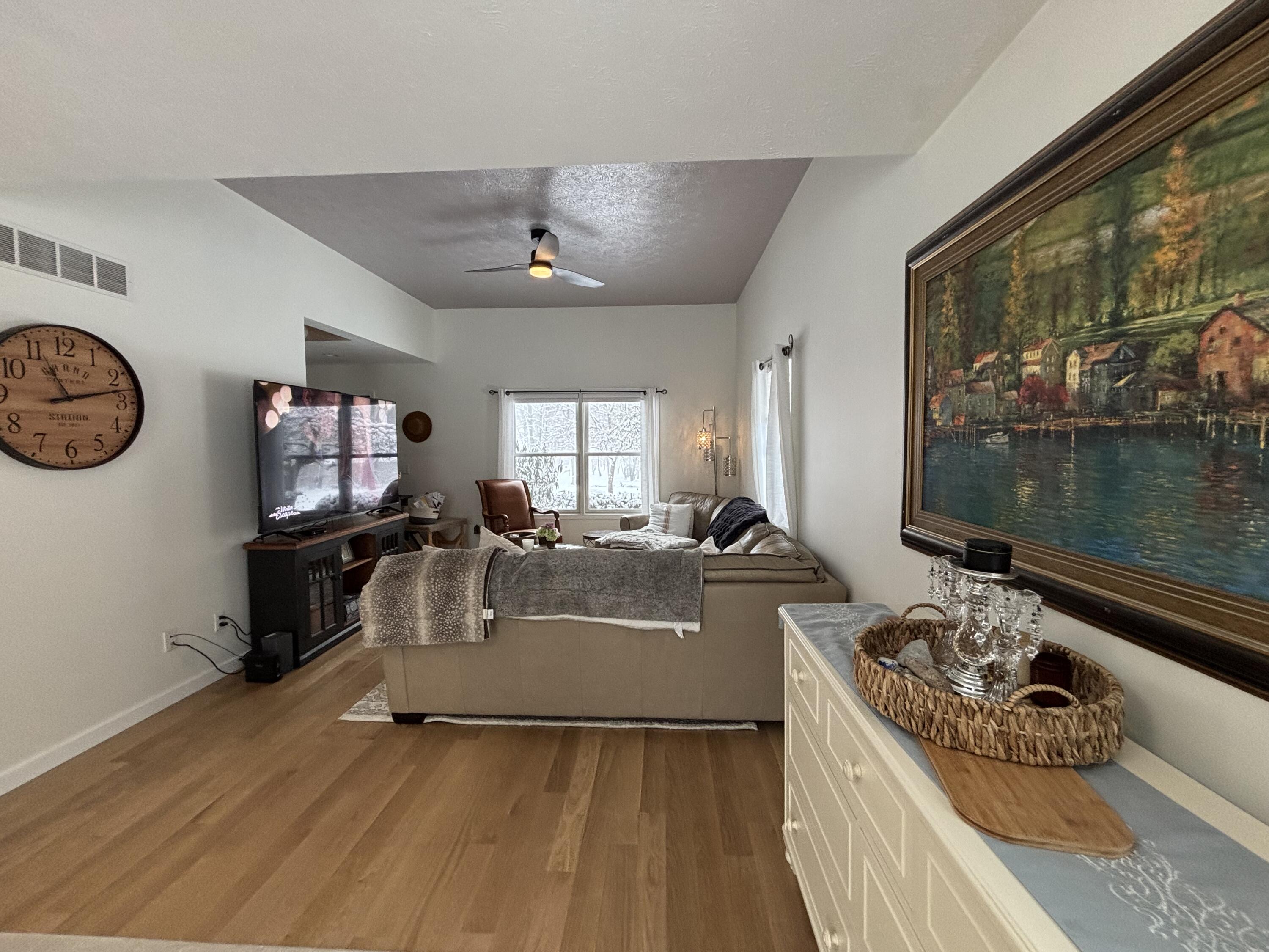 Niles, Michigan 49120, United States, 4 Bedrooms Bedrooms, ,3 BathroomsBathrooms,Residential,Pending,16428